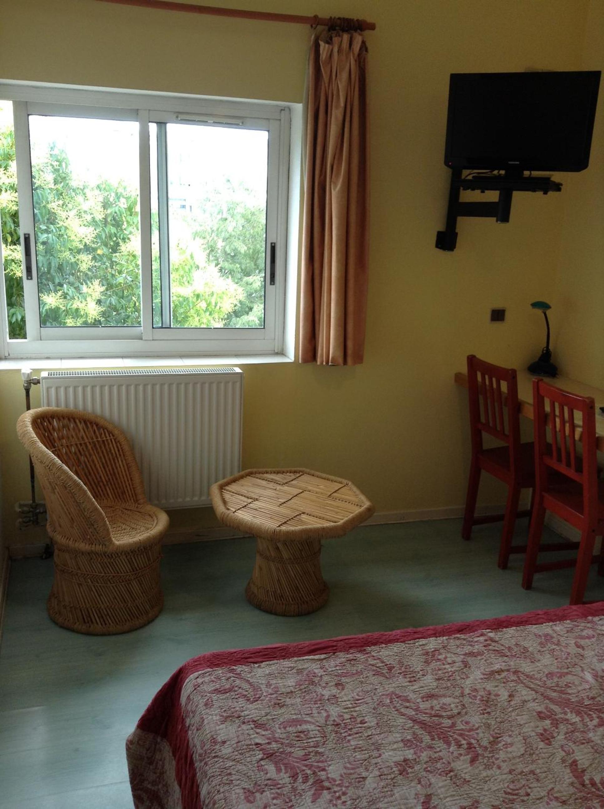Double Room - Photo 9