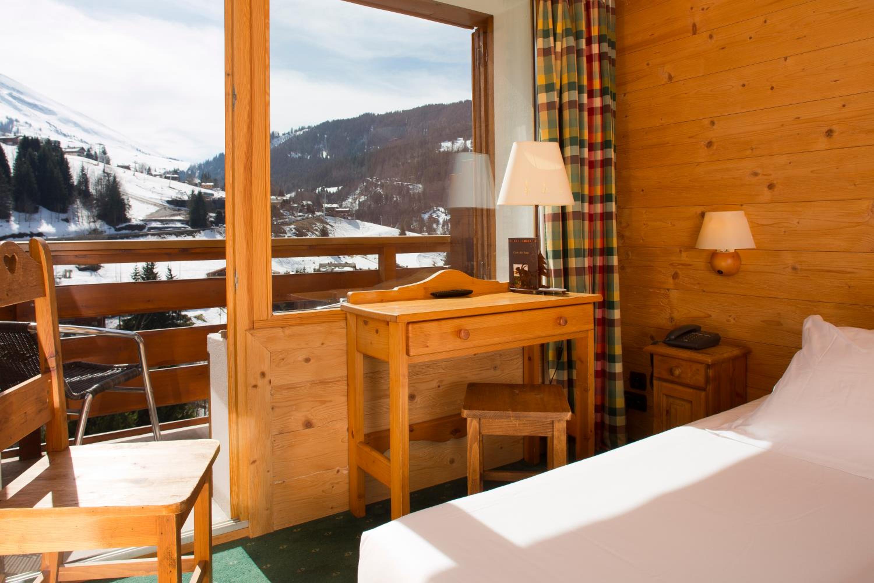 Double or Twin Room with Balcony - Photo 1