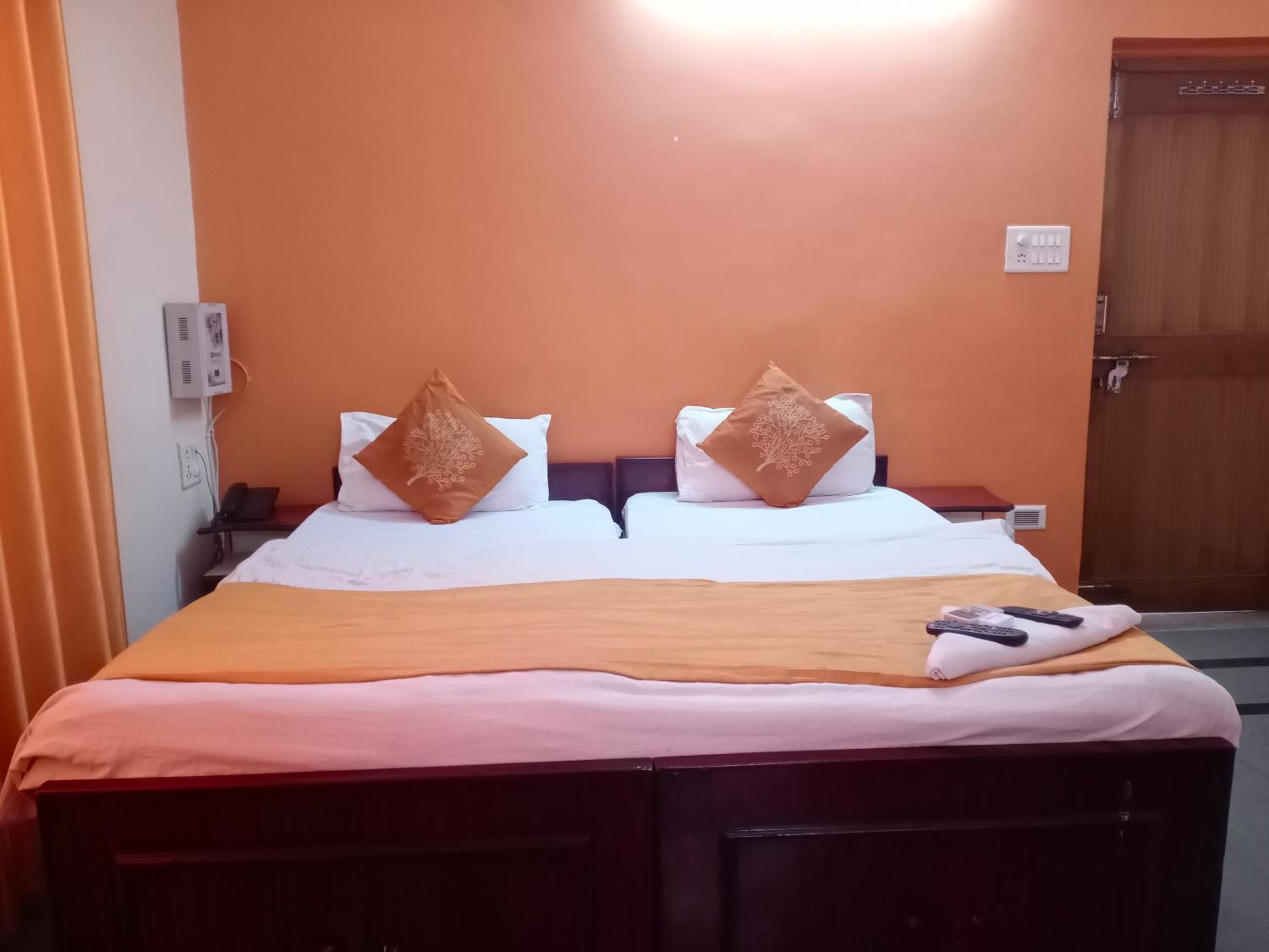 Standard King Room photo 1