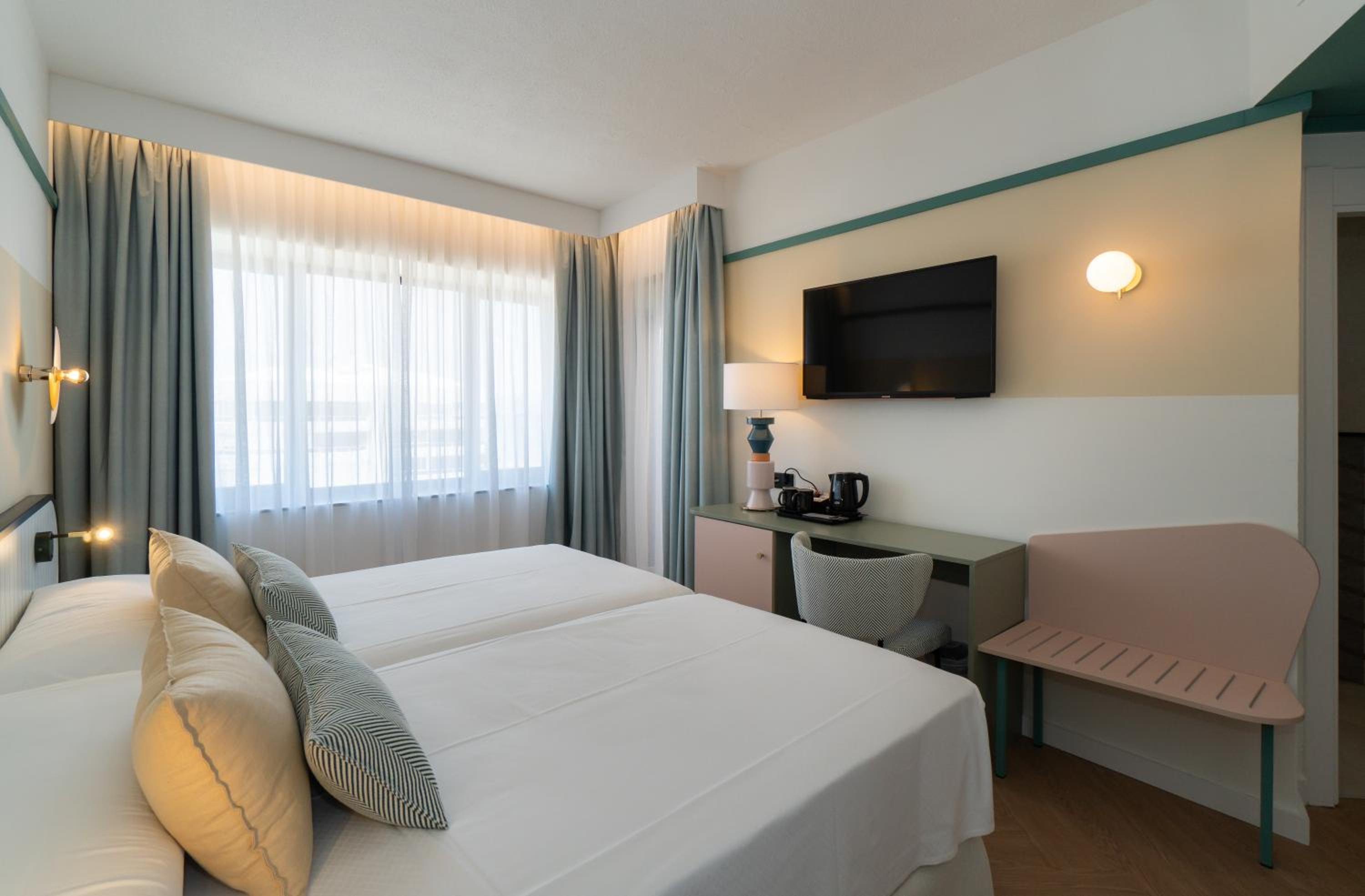 Classic Double Room (2 adults) - Photo 2