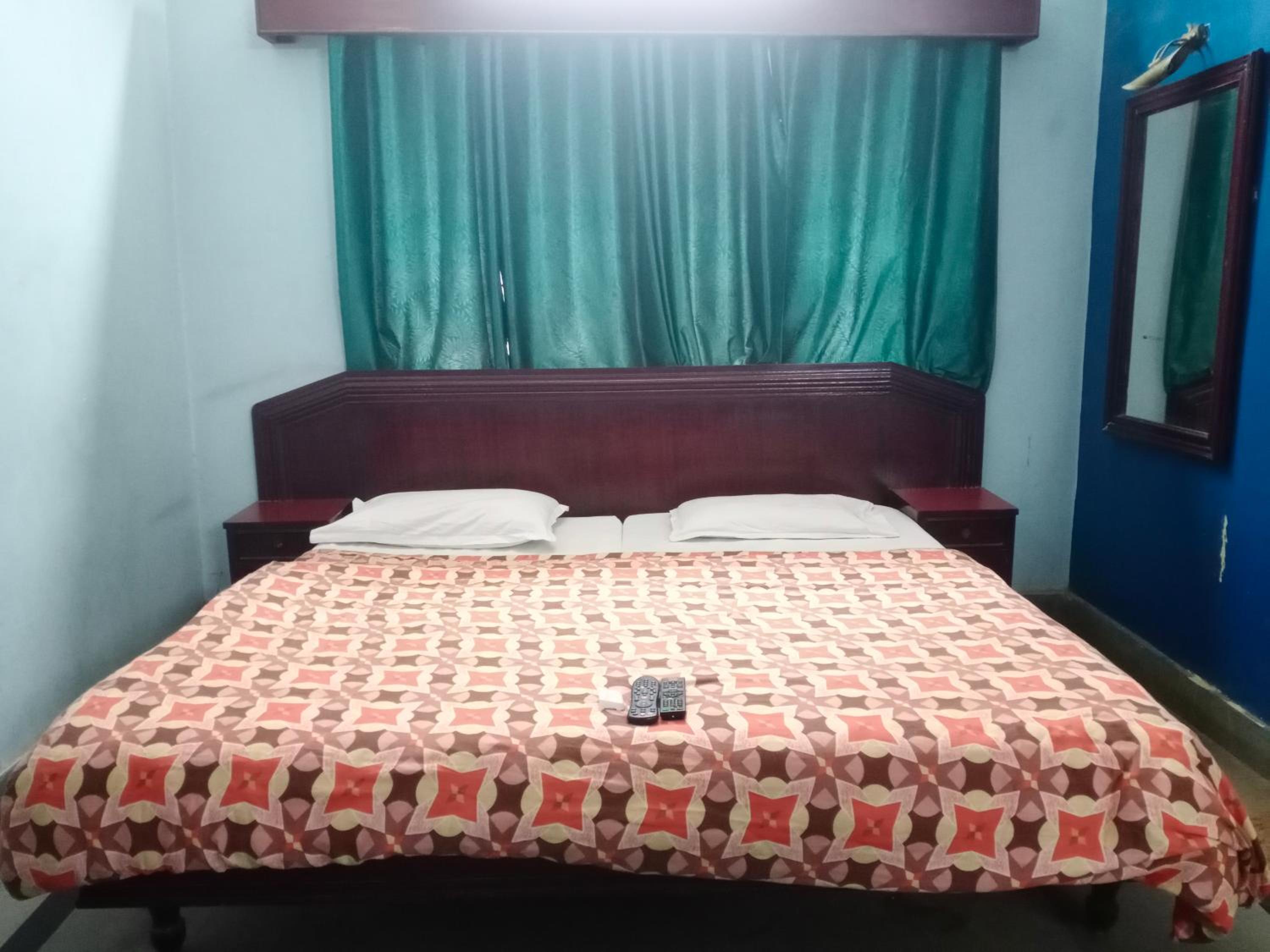 Deluxe King Room photo 1