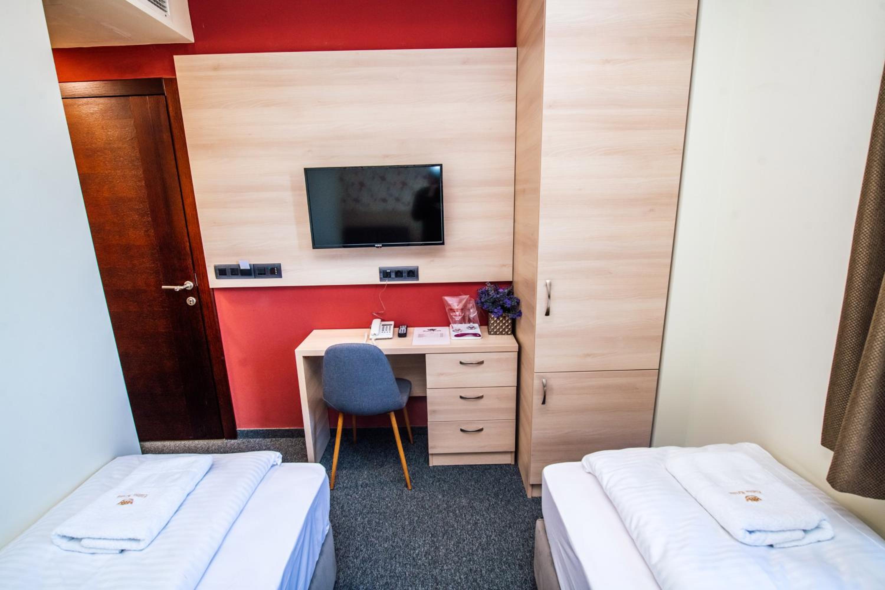 Standard Twin Room photo 1
