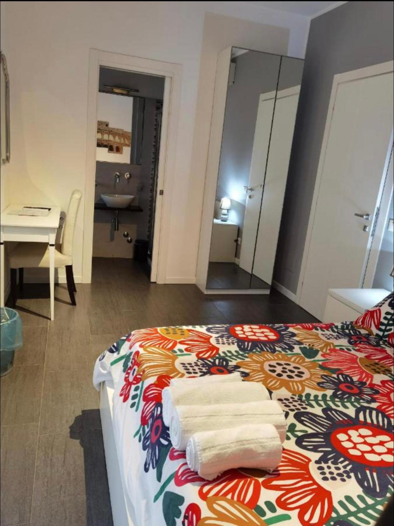 Double Room with Balcony photo 2