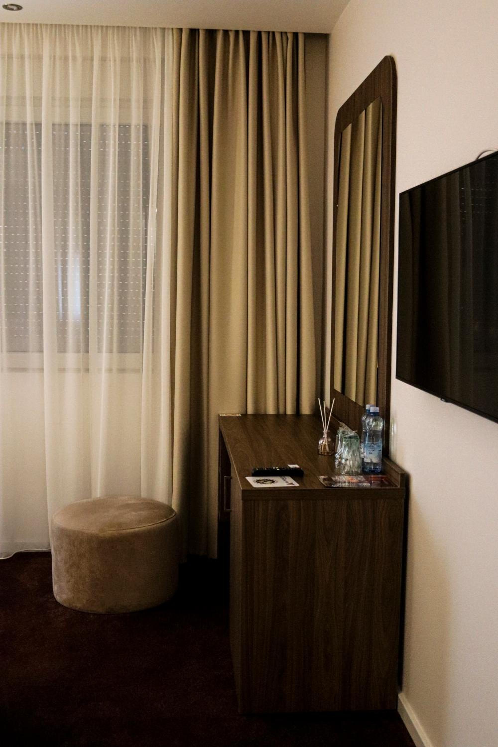 Twin Room with Bathroom photo 1