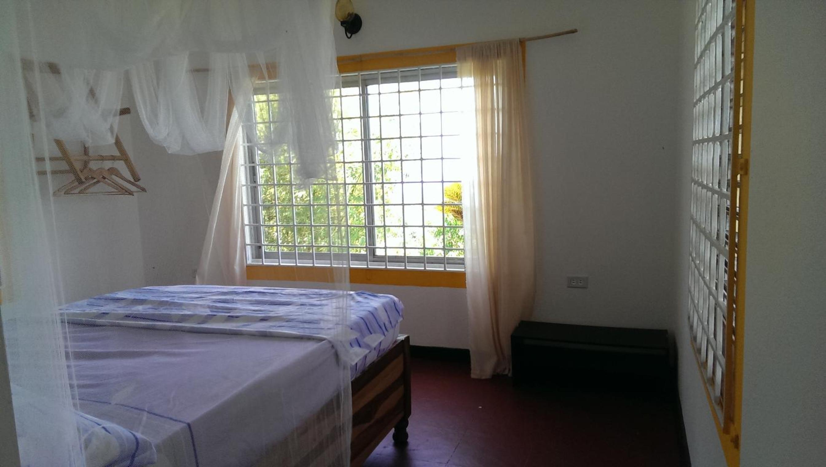 Double Room with Shared Bathroom photo 3