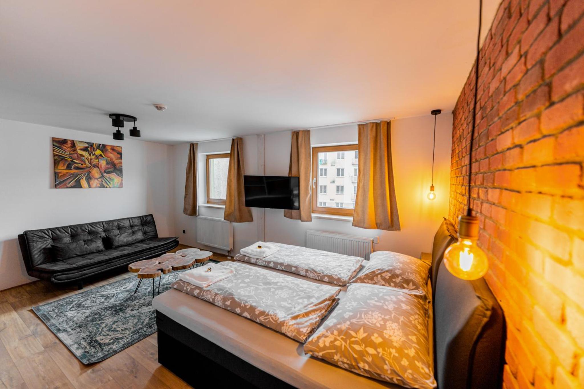 Deluxe Double Room (2 Adults + 1 Child) photo 1