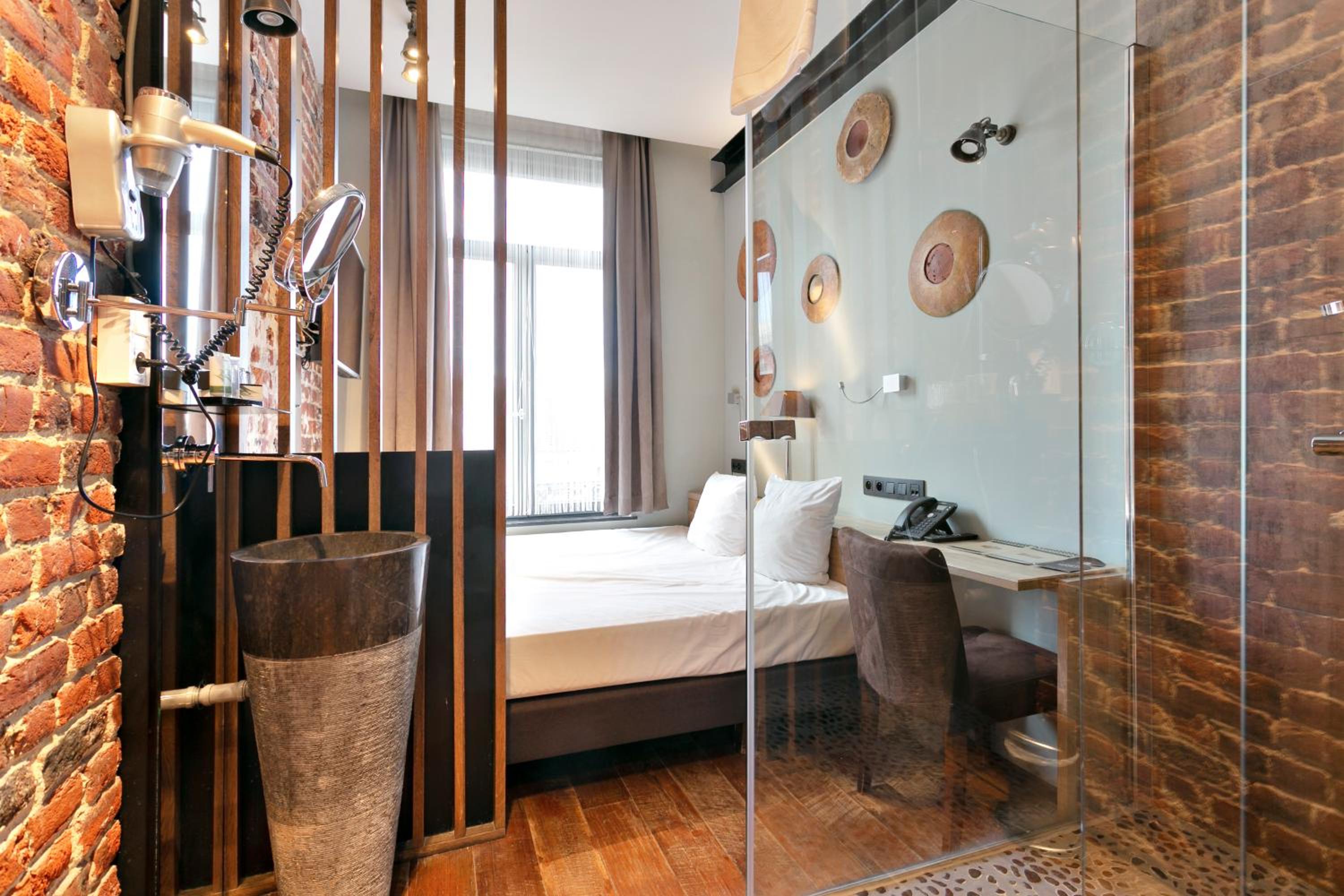 Small Double Room - Photo 5