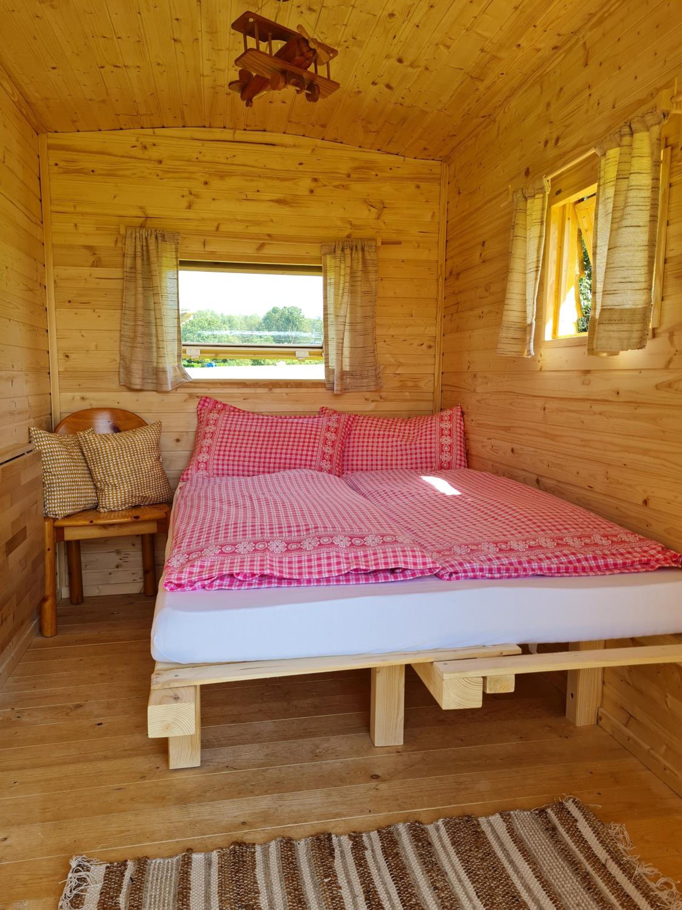 One-Bedroom House photo 3