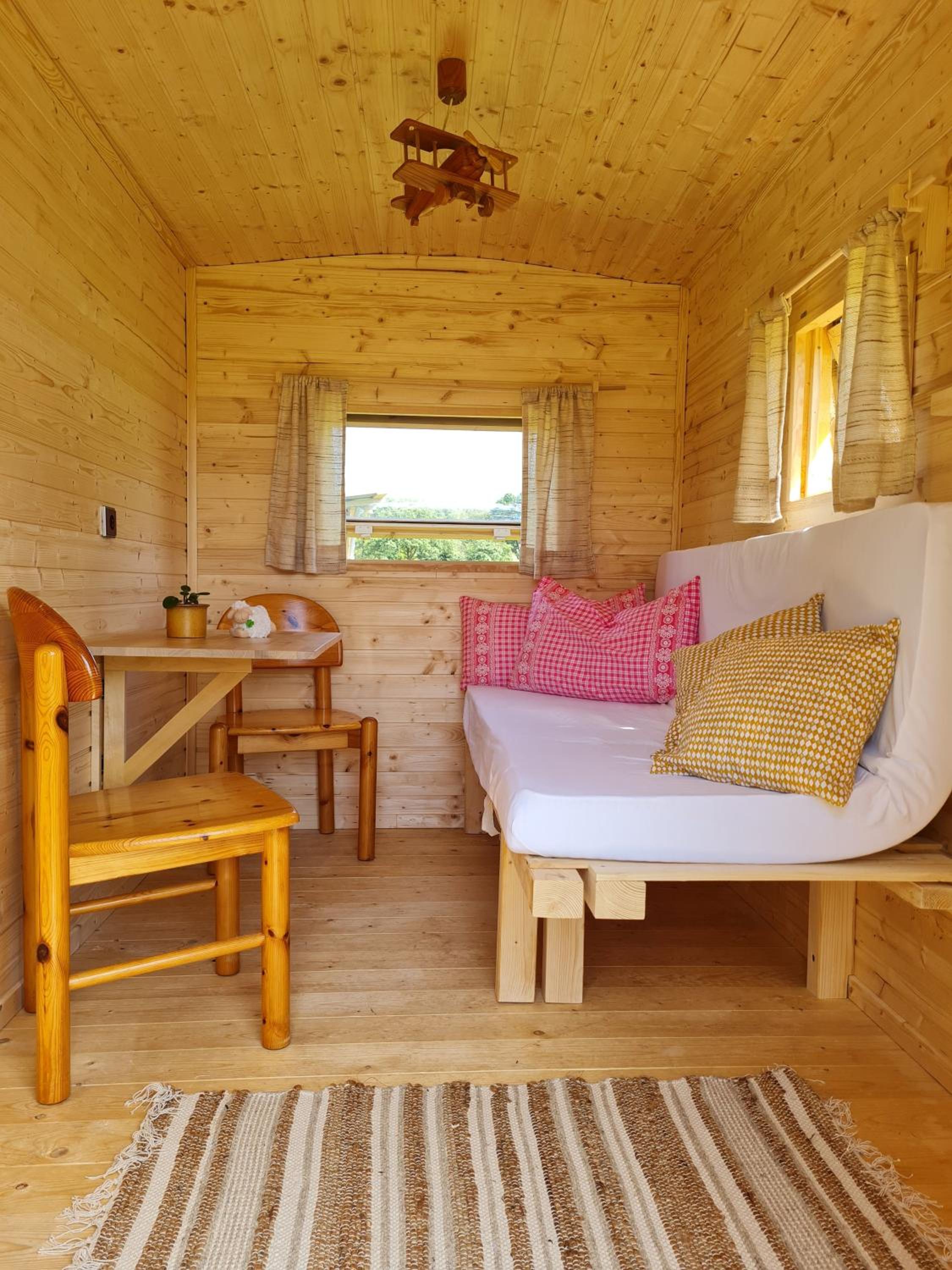 One-Bedroom House photo 1