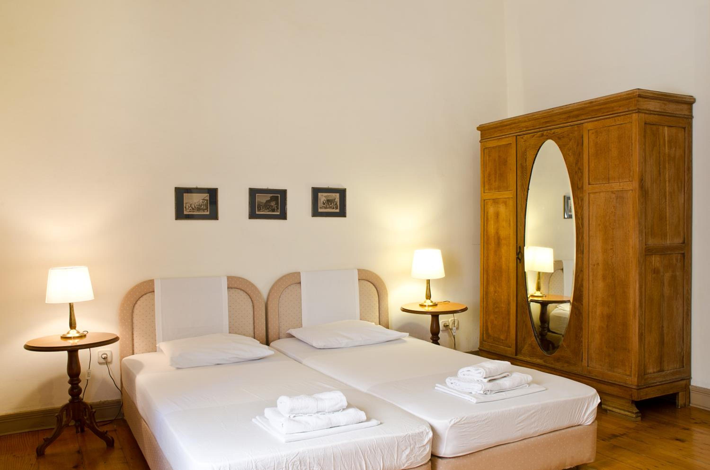 Large Double or Twin Room photo 1