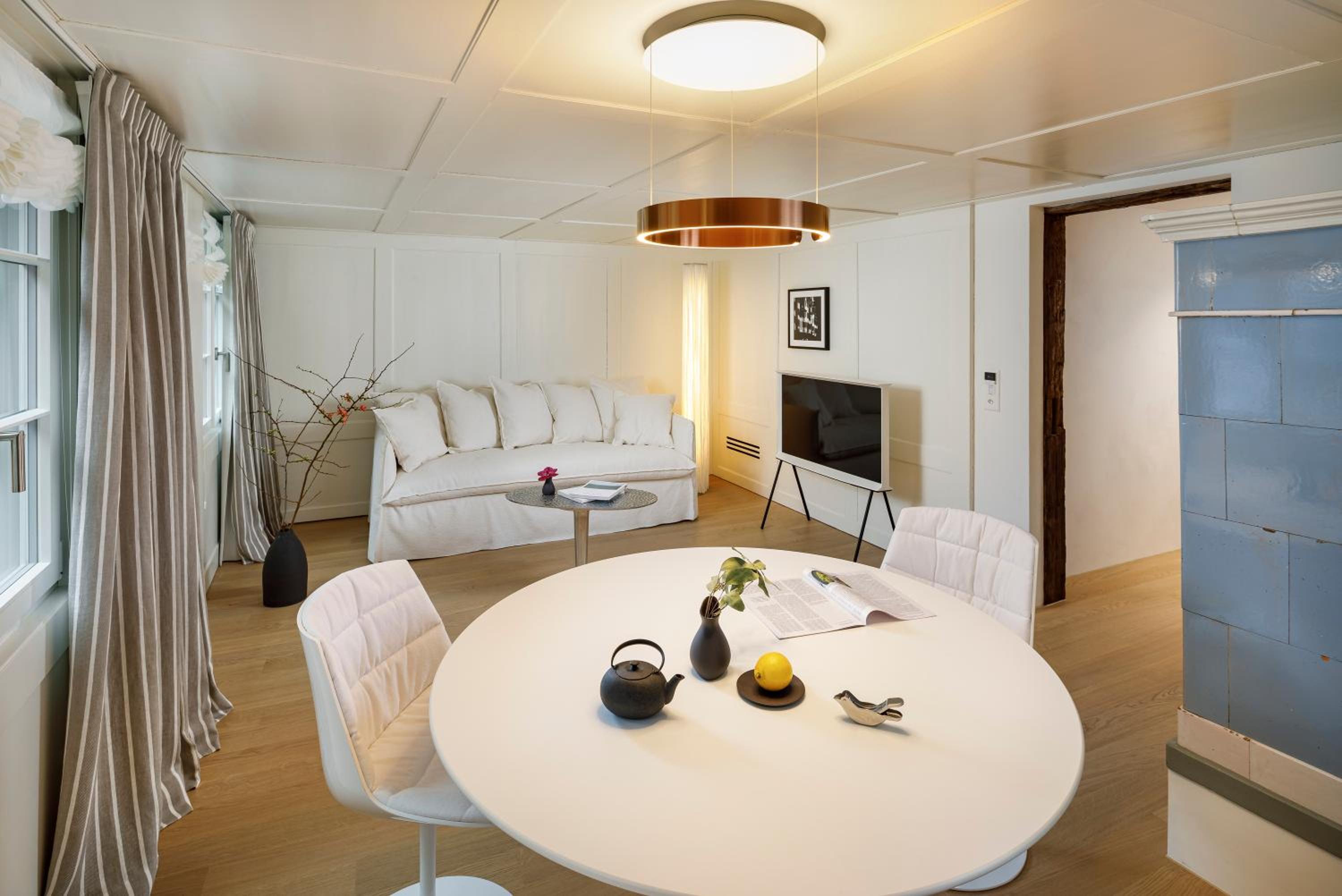 Suite with Lake View - Photo 4