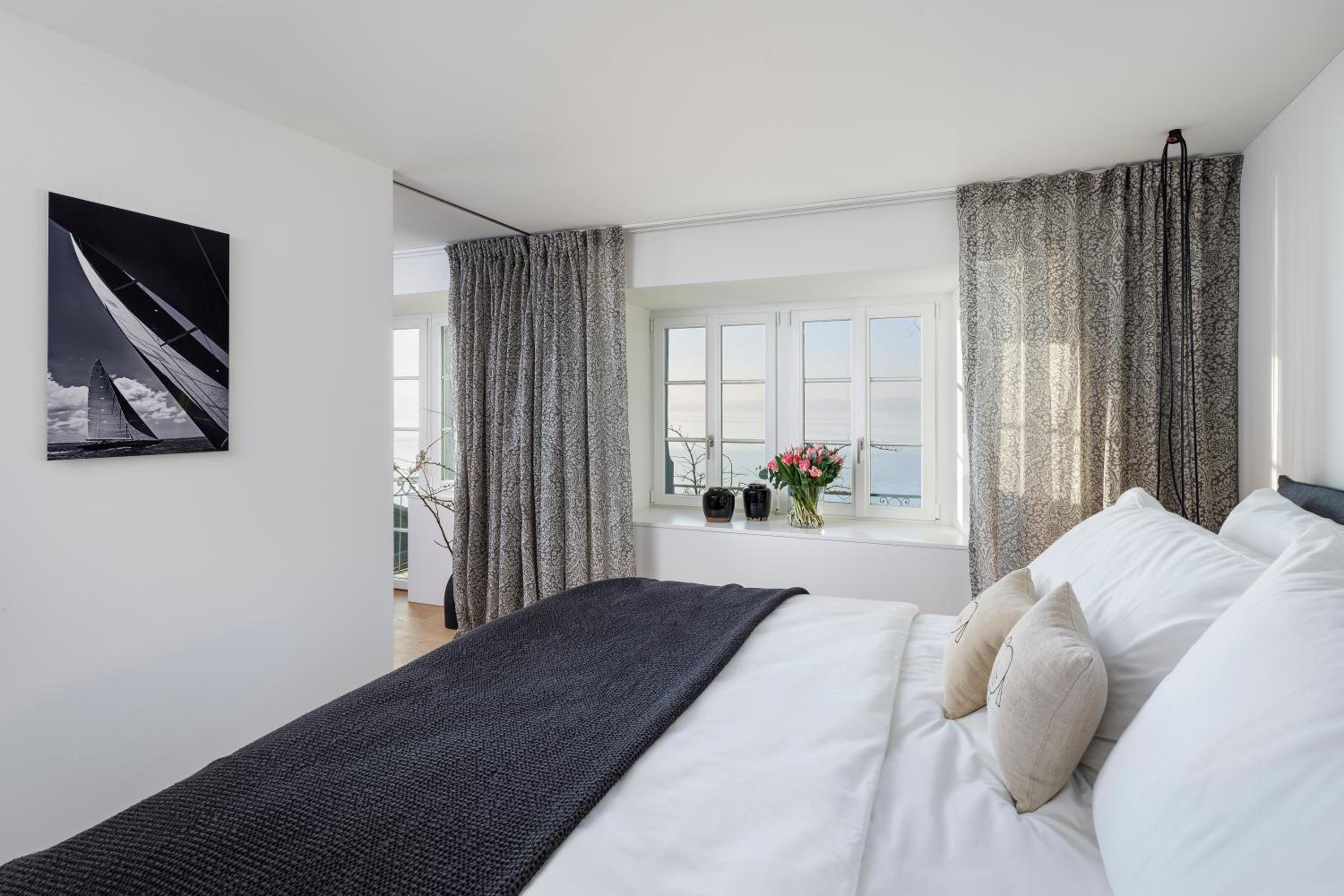 Suite with Lake View - Photo 8