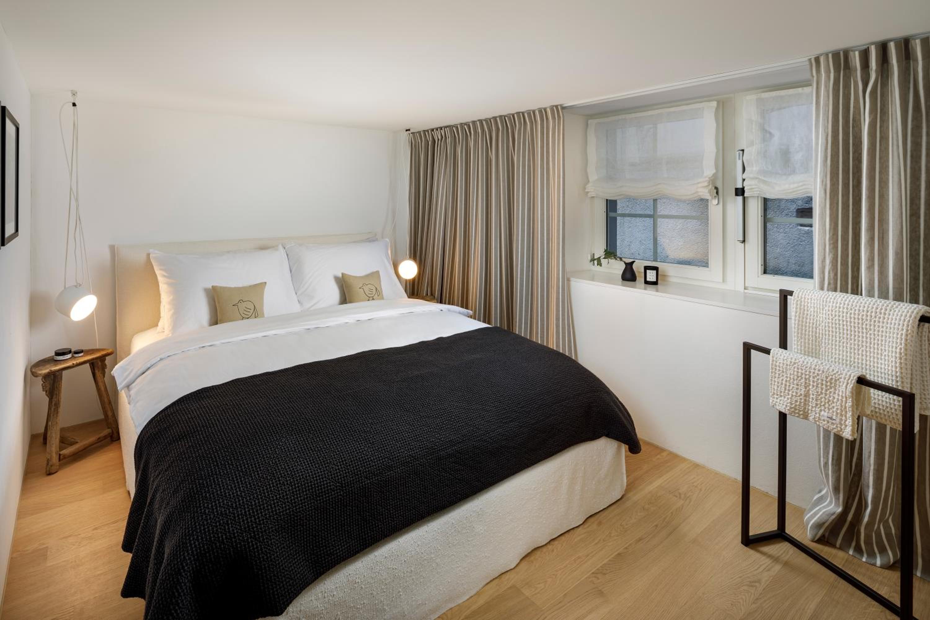 Deluxe Suite - Photo 8