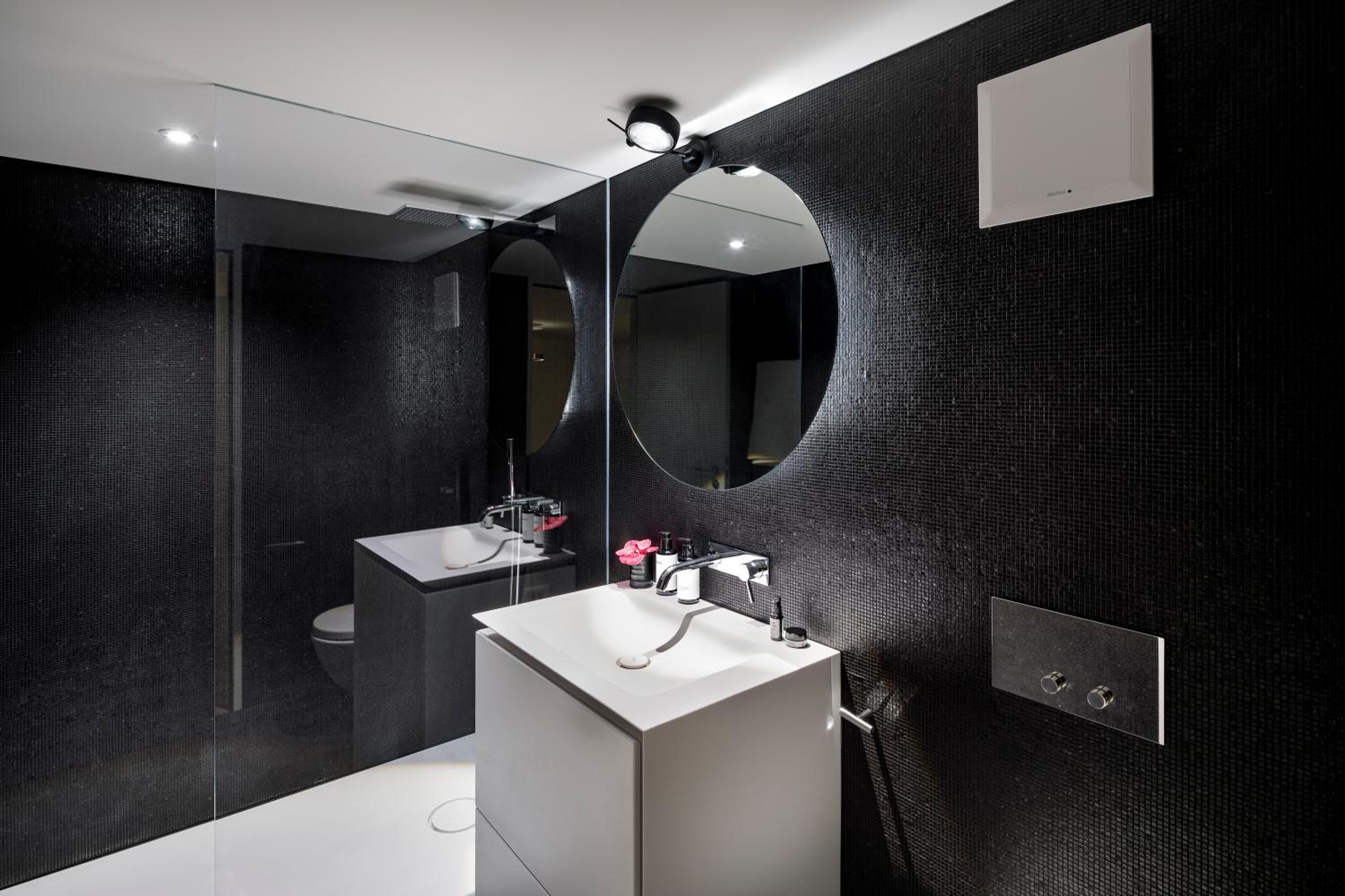 Suite with Lake View - Photo 10