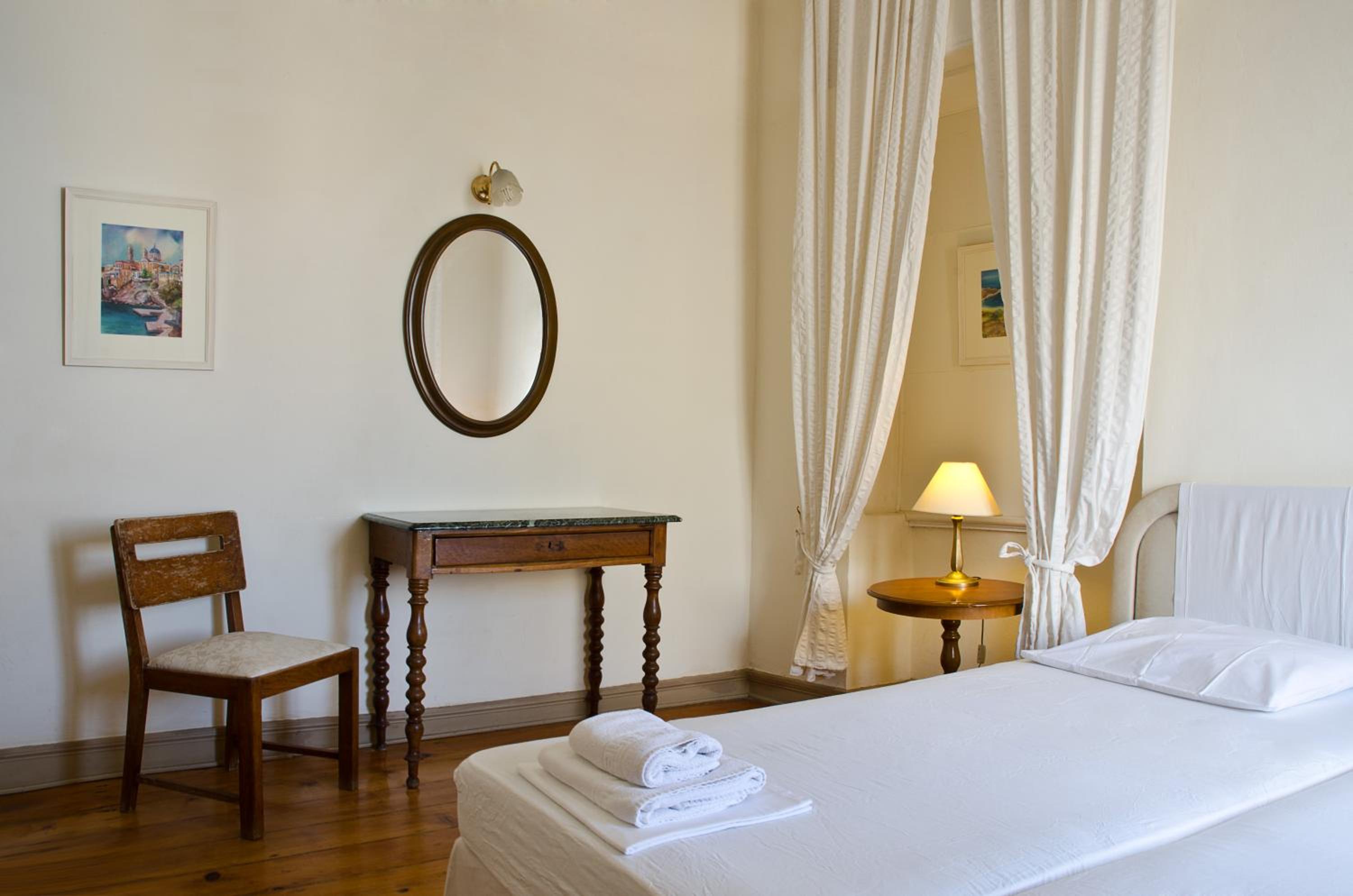 Large Double or Twin Room photo 2