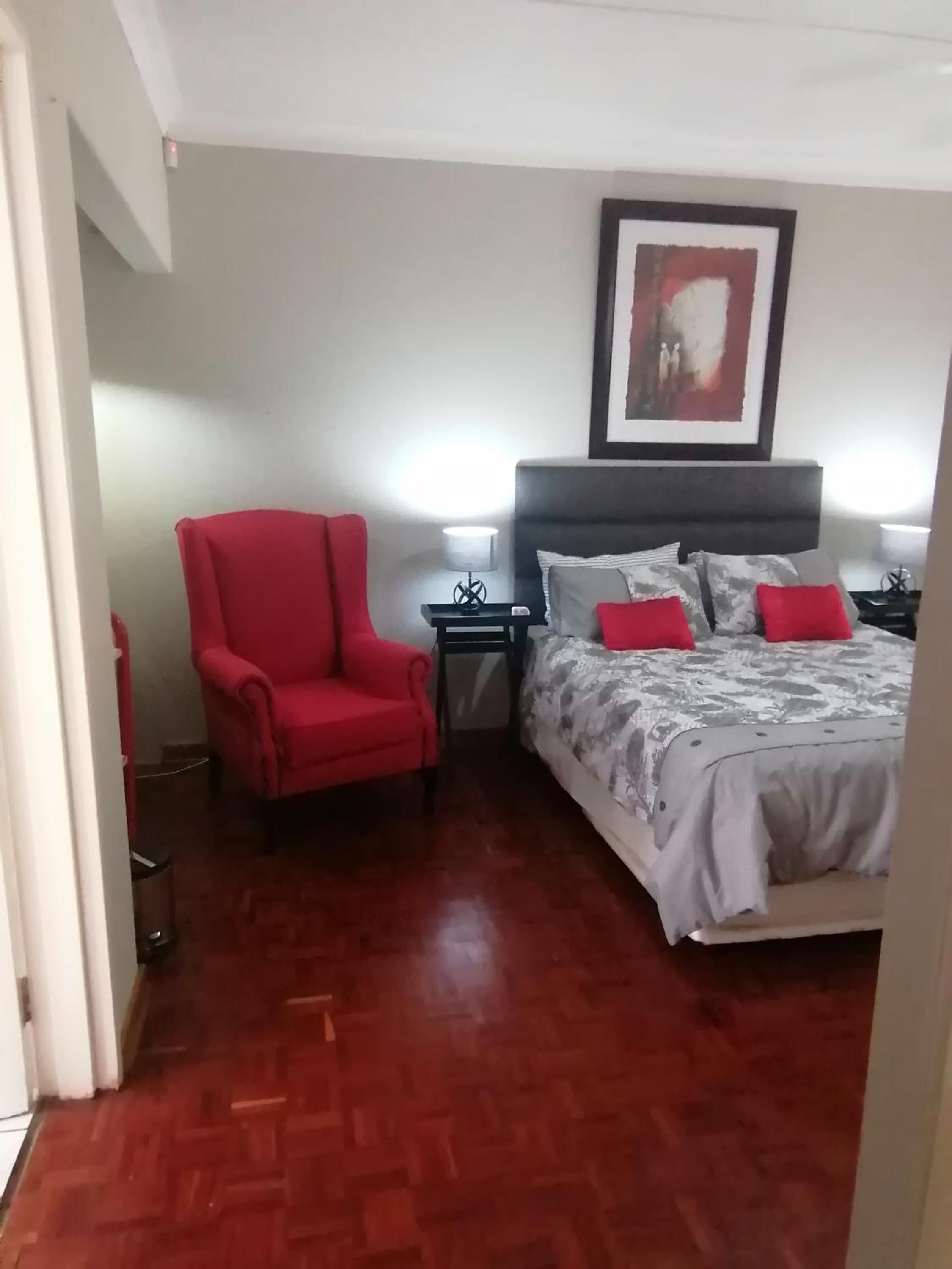 Comfort Queen Room photo 3