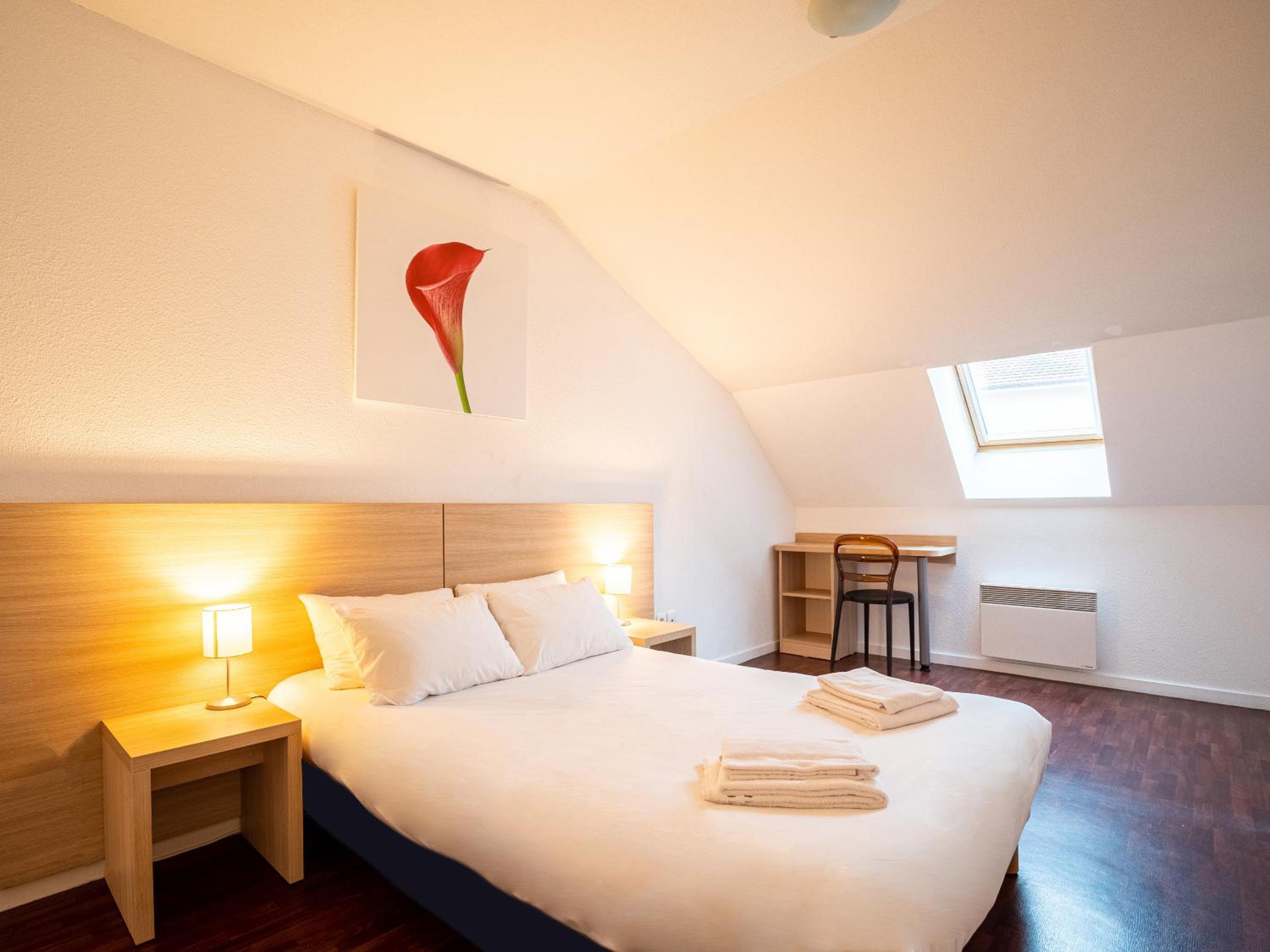 One-Bedroom Apartment - Photo 14