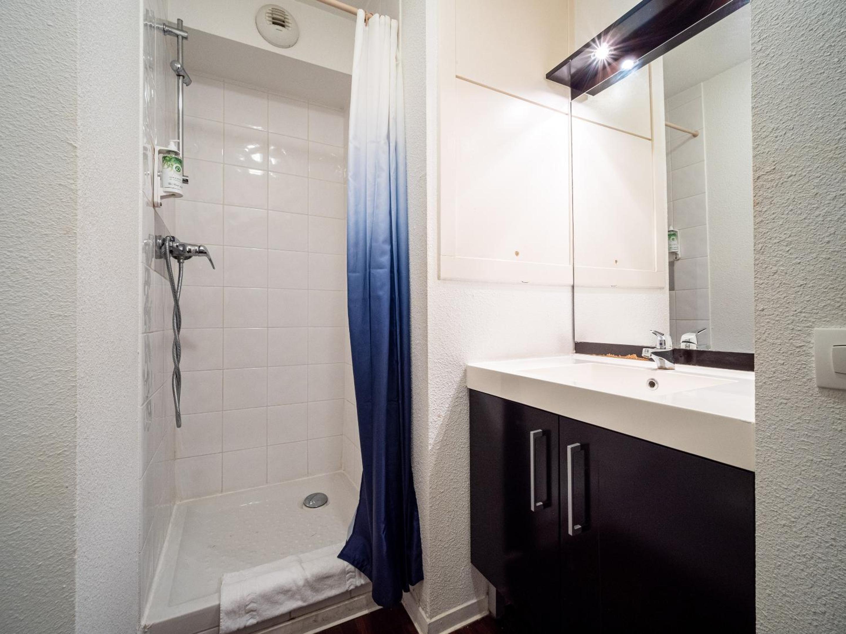 Studio (2 Adults) - Photo 15