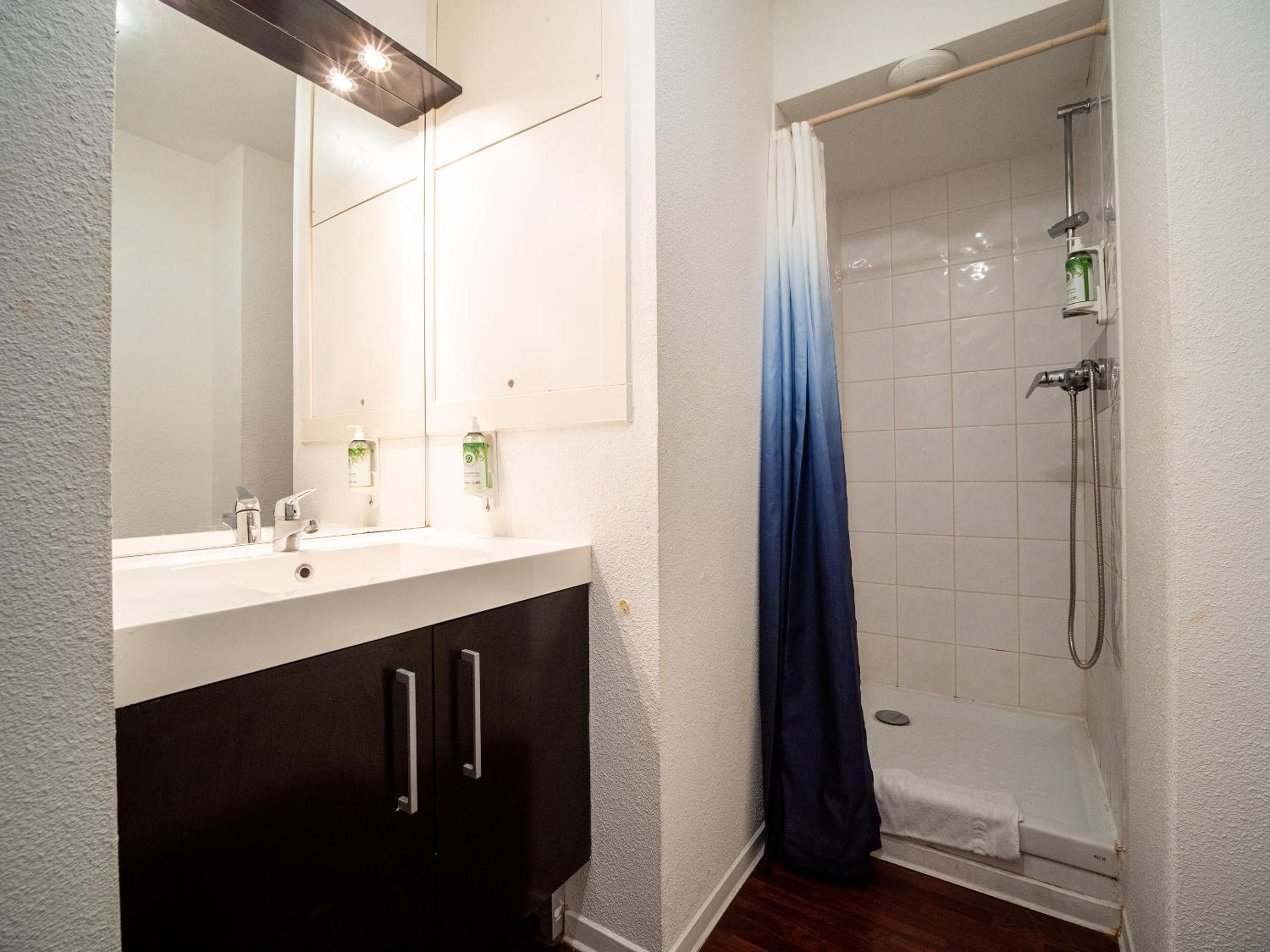 Studio (2 Adults) - Photo 9