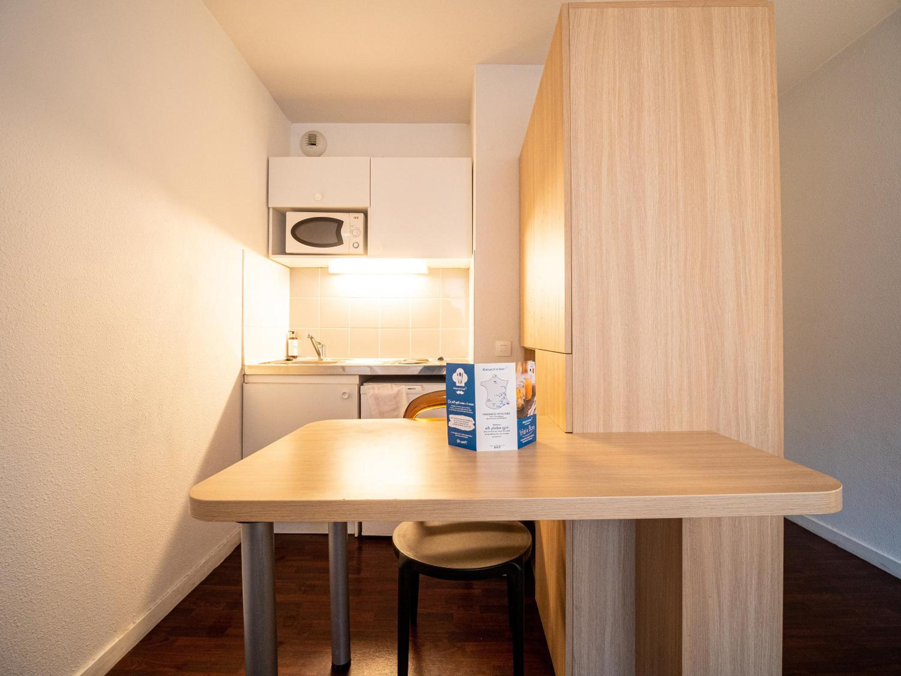 Studio (2 Adults) - Photo 16