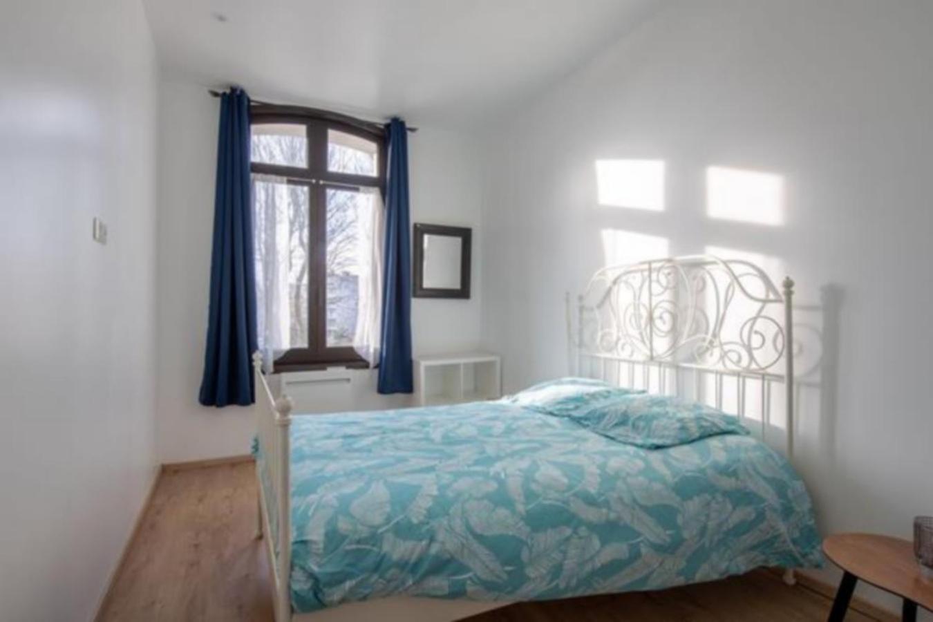 Three-Bedroom Apartment - Photo 4
