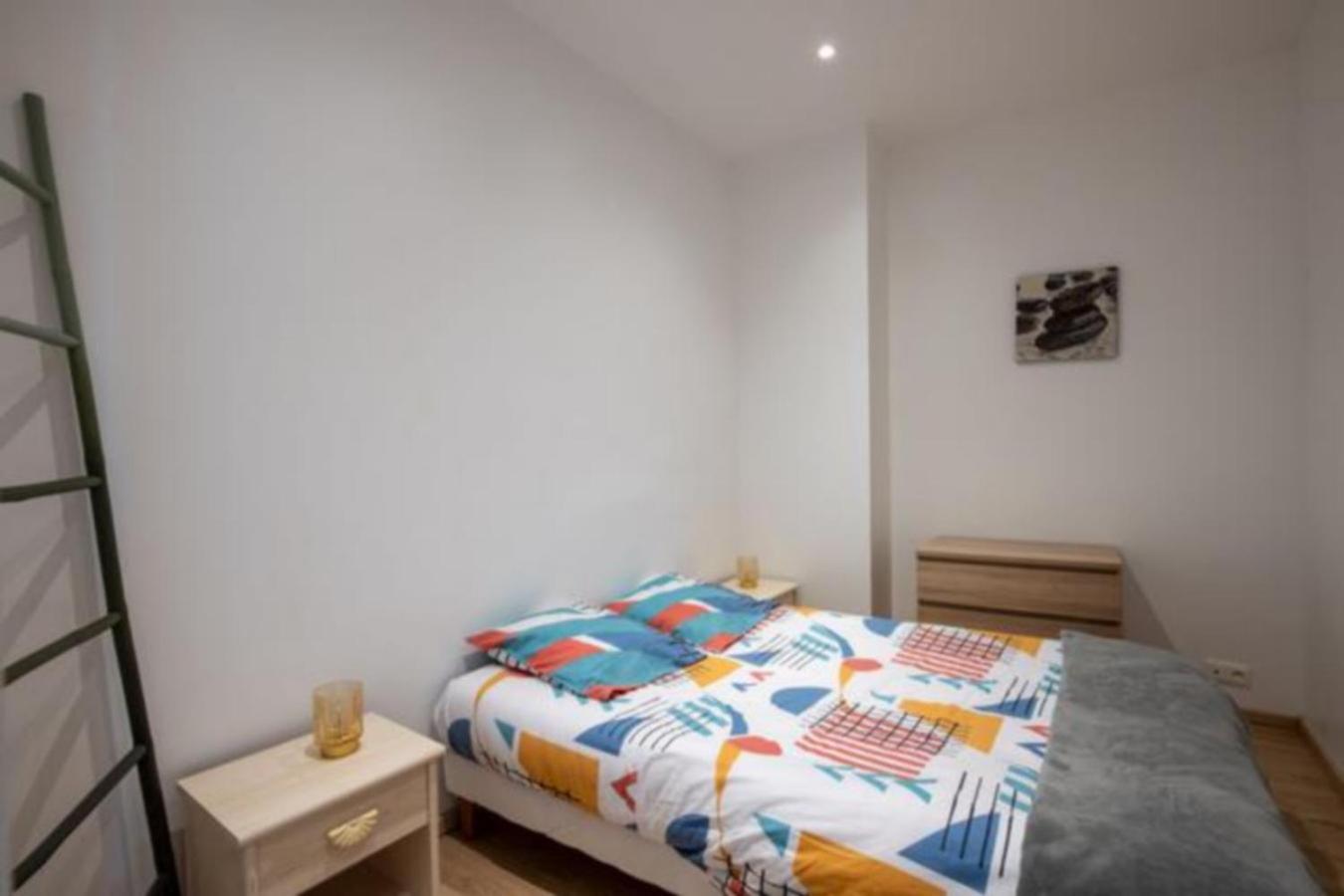 Three-Bedroom Apartment - Photo 6