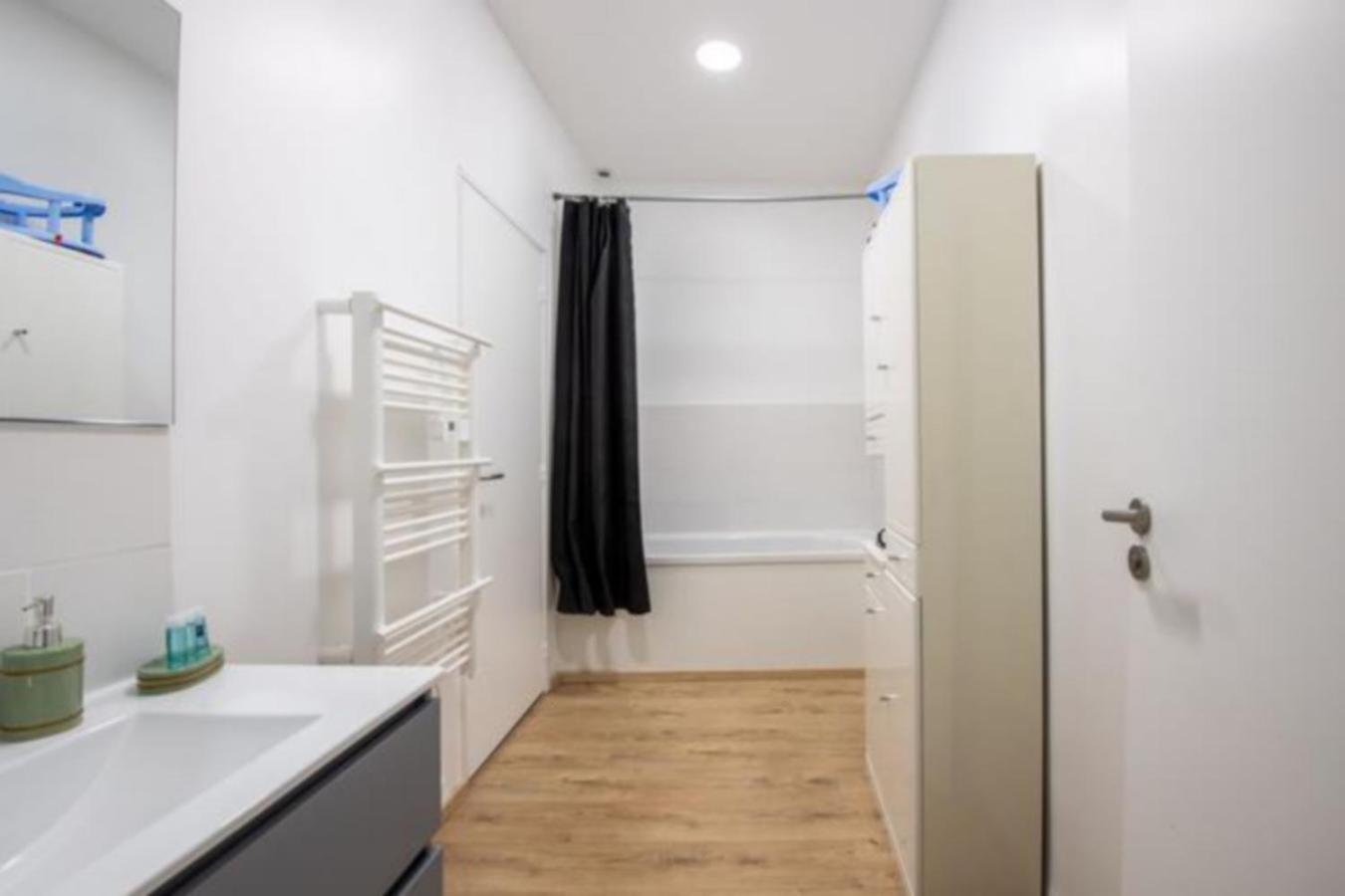 Three-Bedroom Apartment - Photo 7