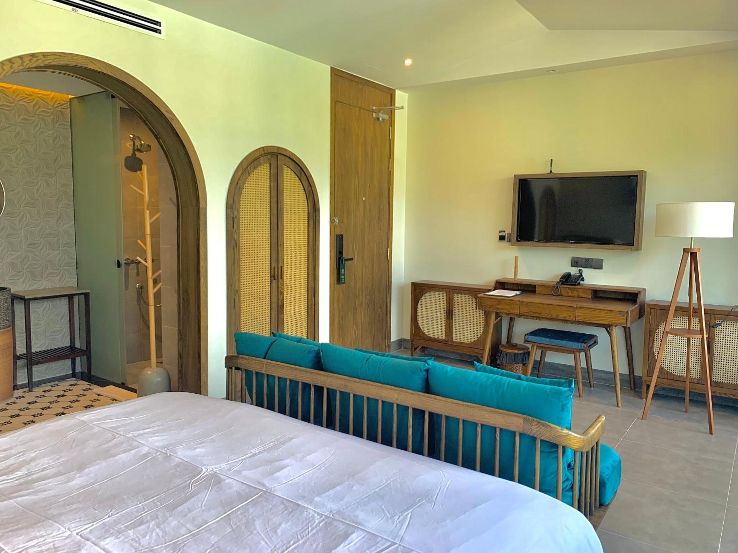 Suite with Mountain View - Photo 10