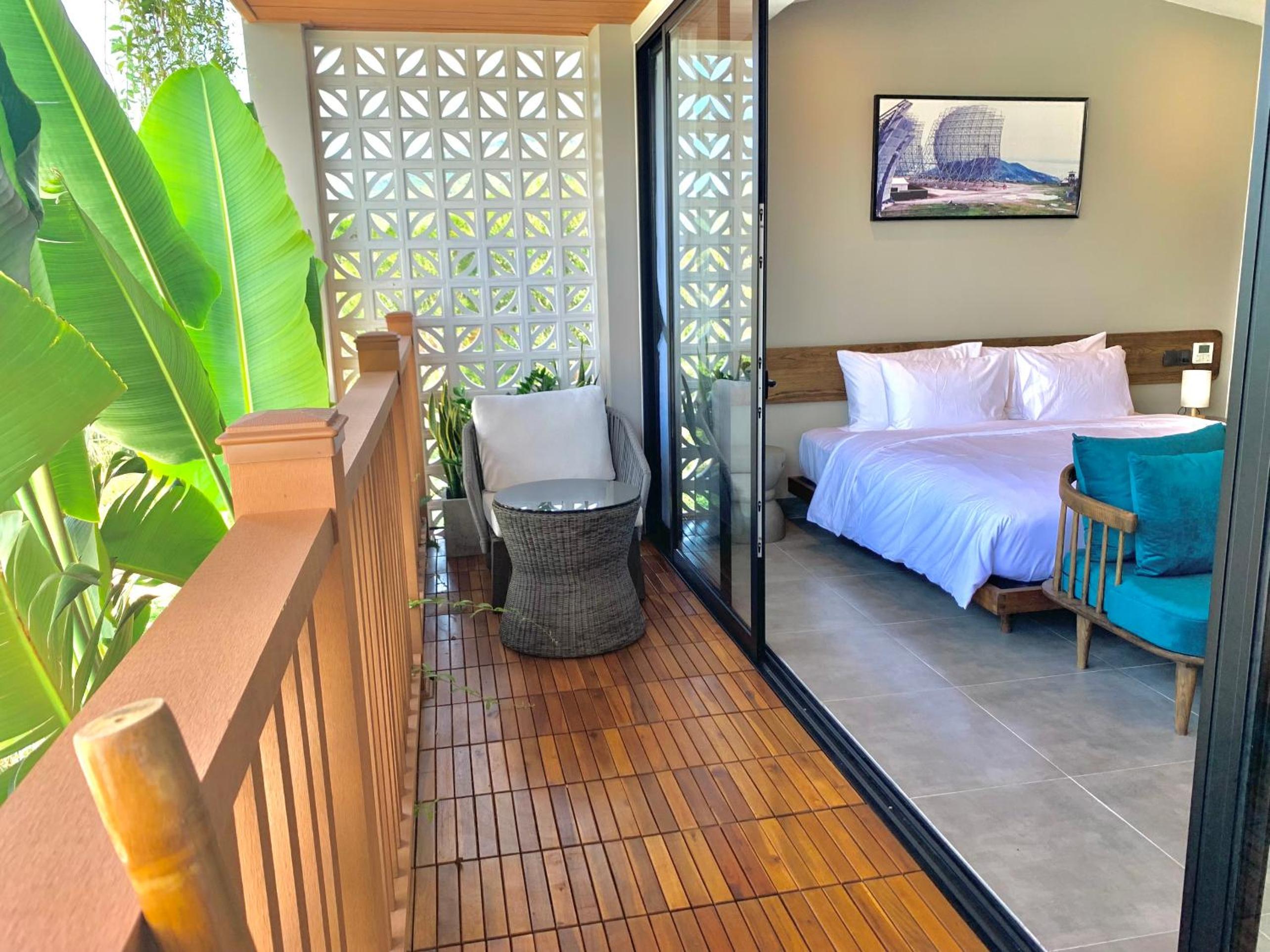 Suite with Mountain View - Photo 2