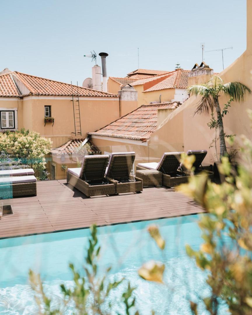 Pool Suite - Photo 1