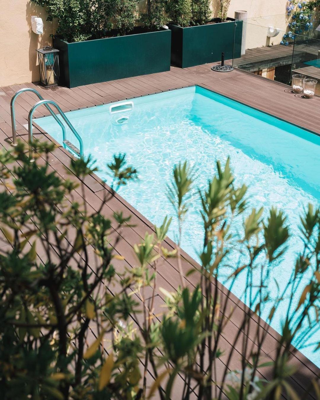 Pool Suite - Photo 8