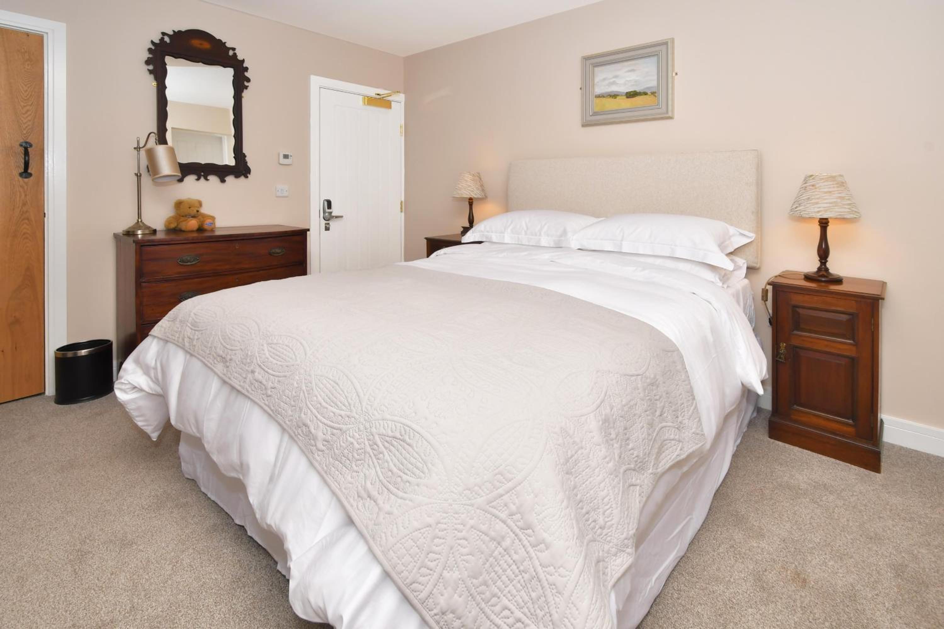 Deluxe King Room - Photo 2