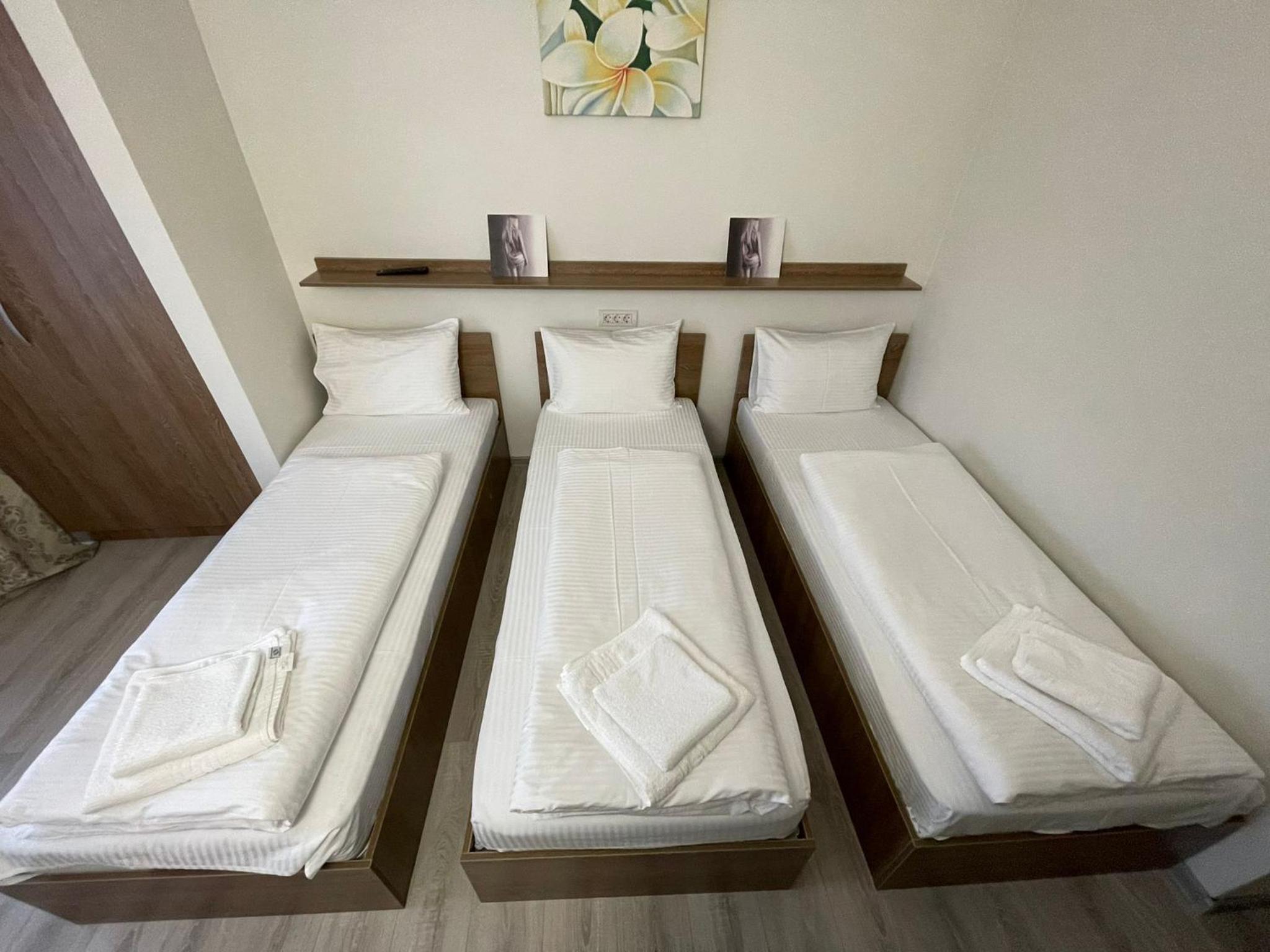 Deluxe Triple Room - Photo 3