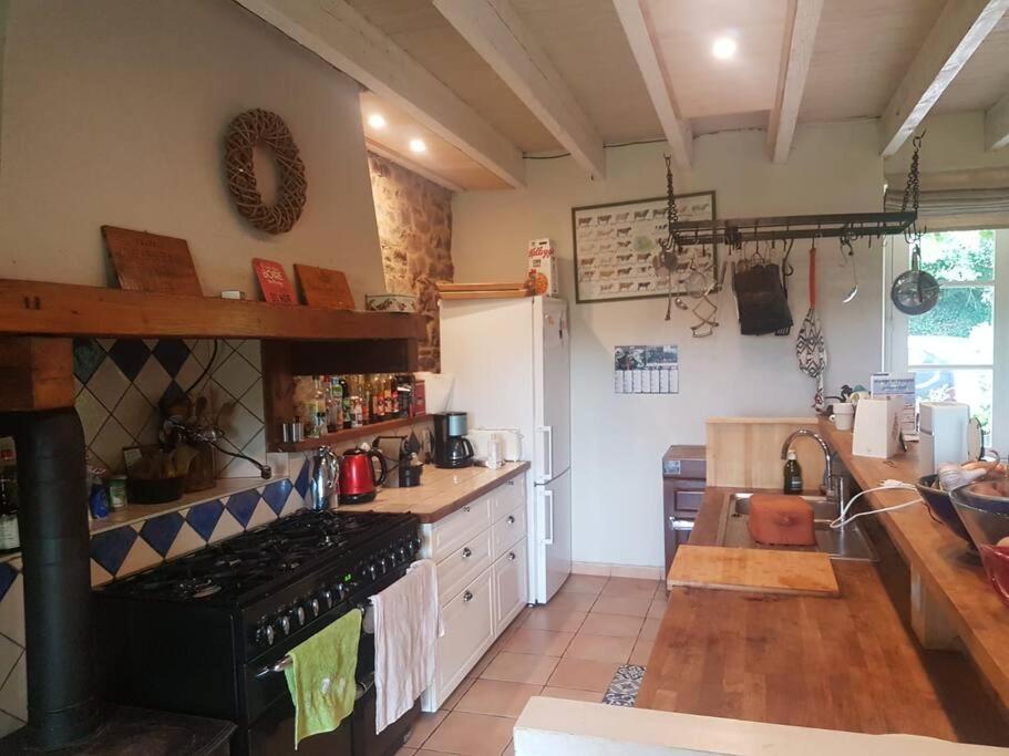 Six-Bedroom House photo 1