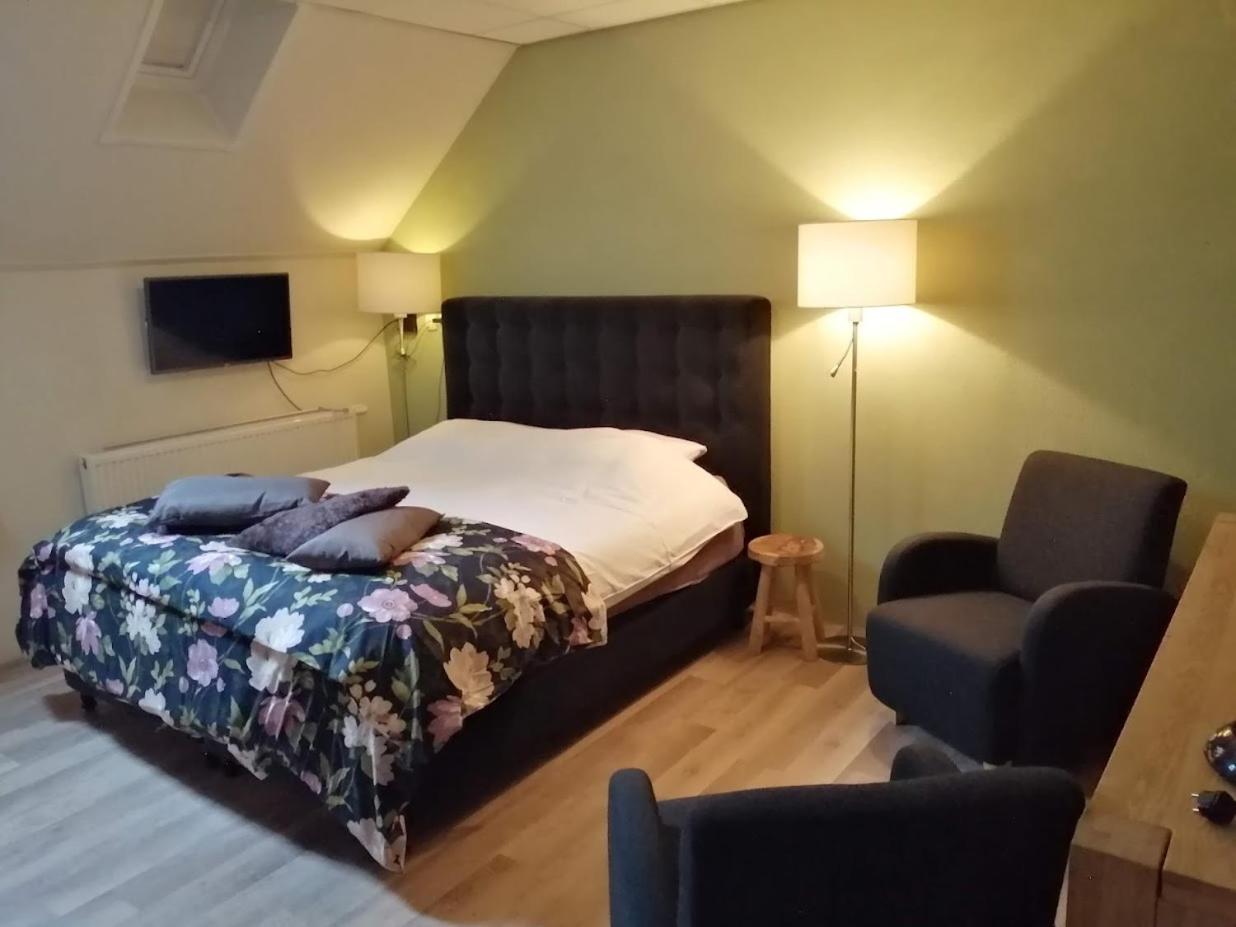 Standard Double Room - Photo 1
