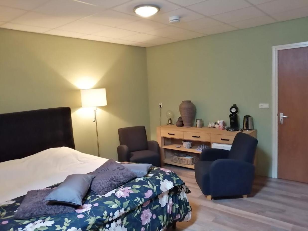 Standard Double Room - Photo 2