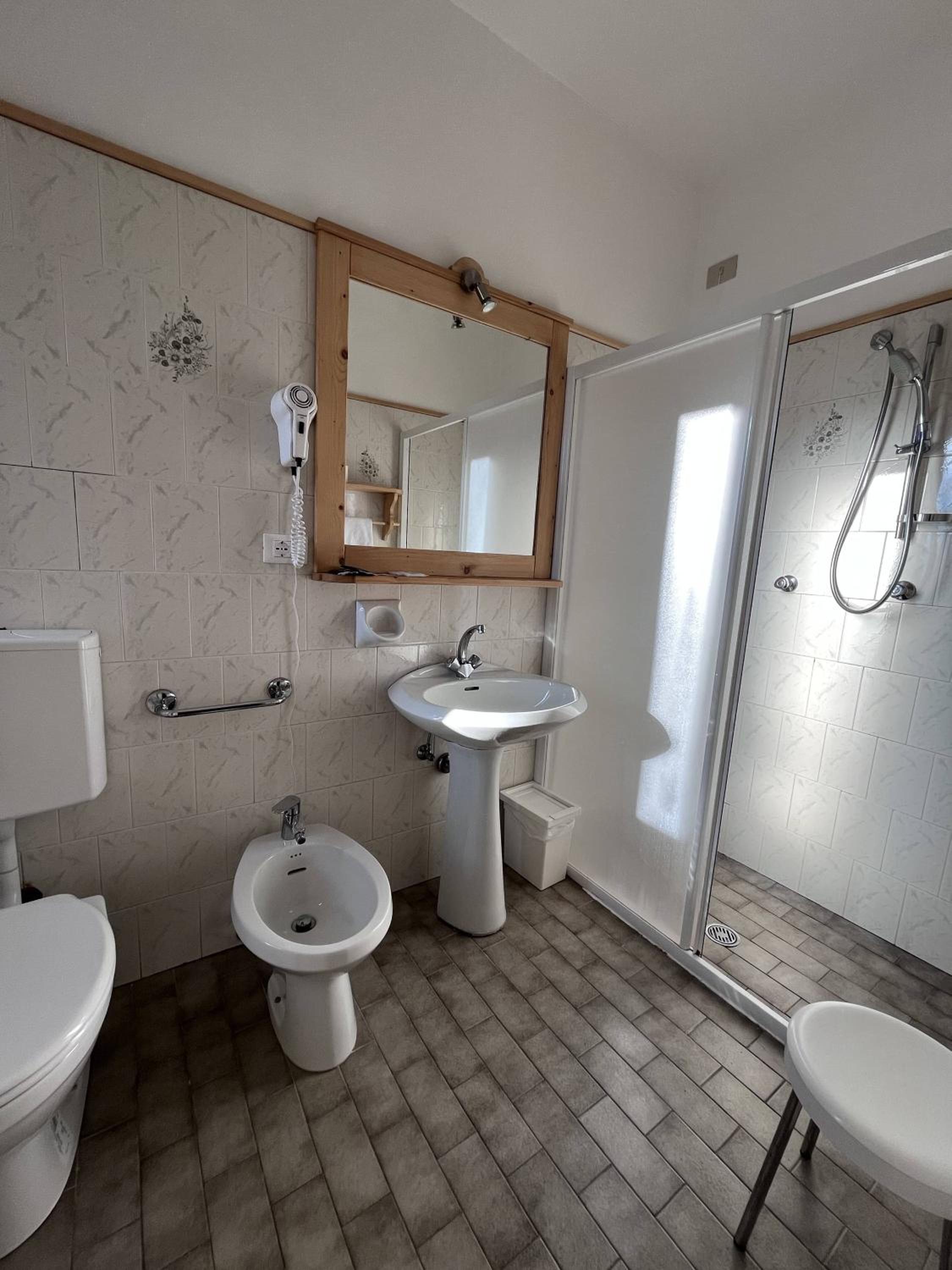 Double or Twin Room - Photo 2