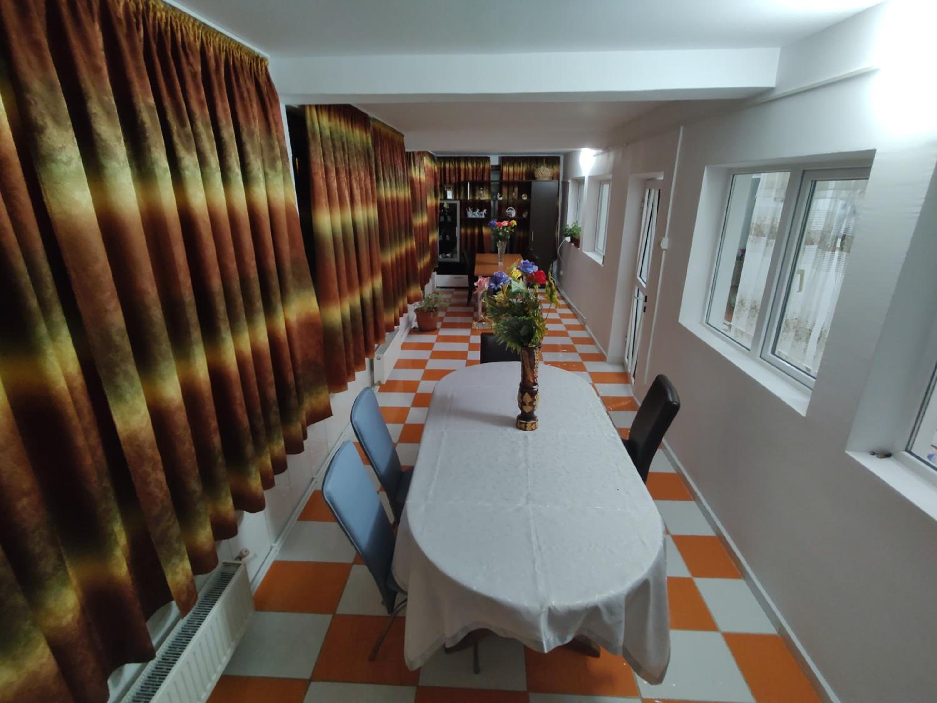Double Room - Photo 3