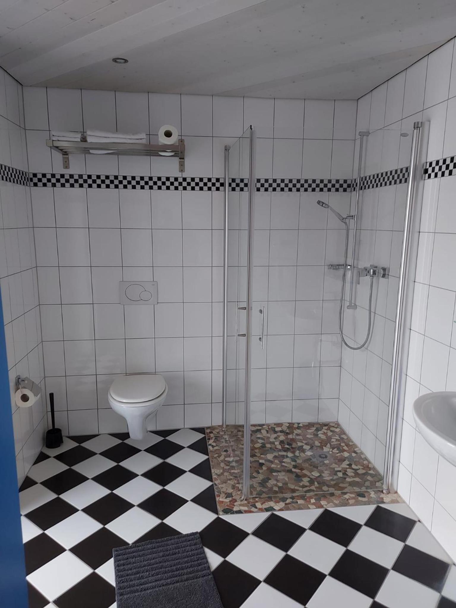 Double Room with Balcony - Photo 3