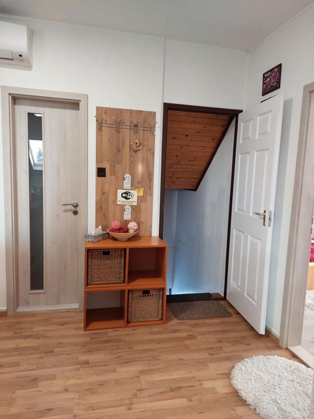 Apartment with Balcony - Photo 25