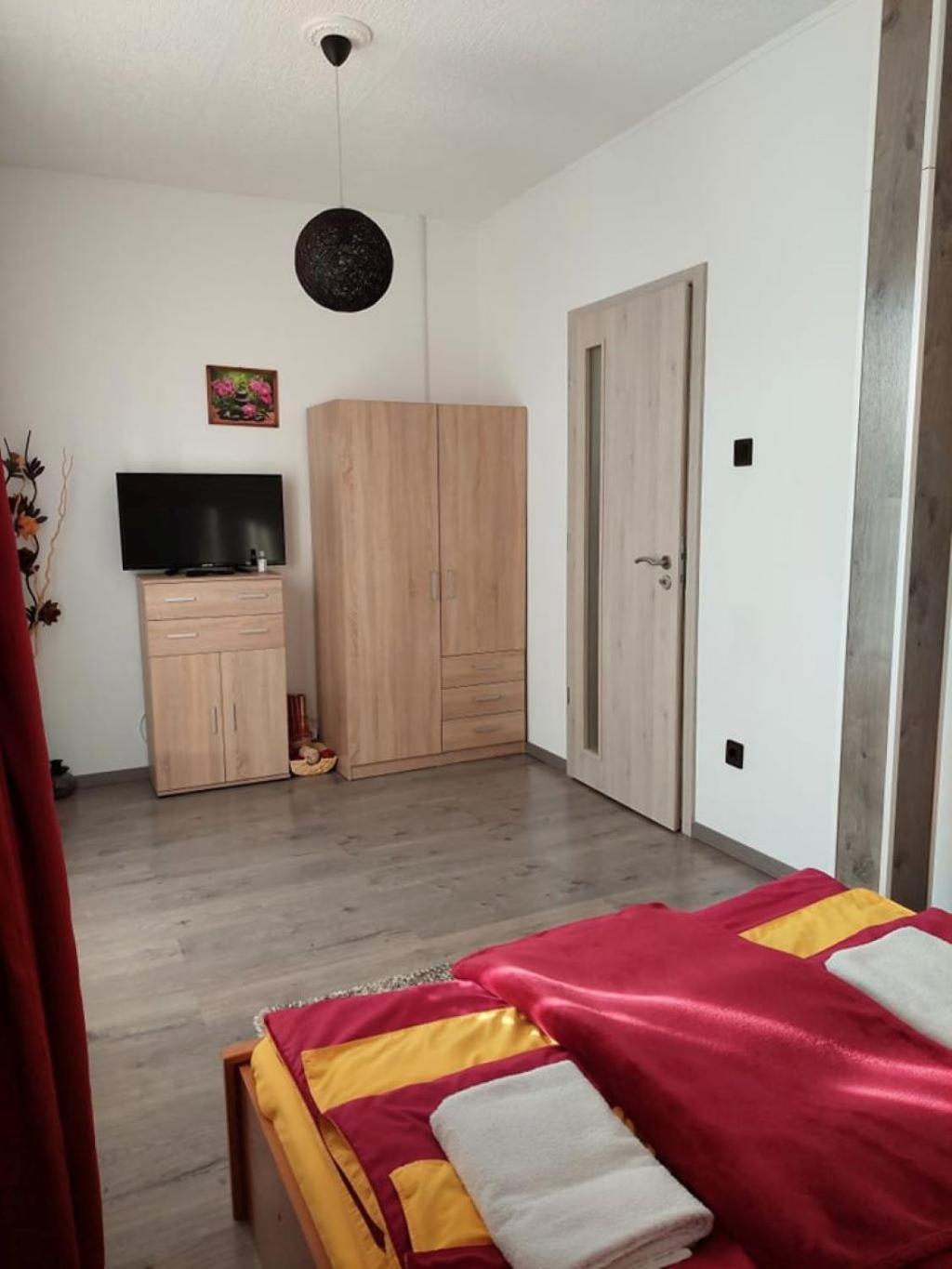 Apartment with Balcony - Photo 16