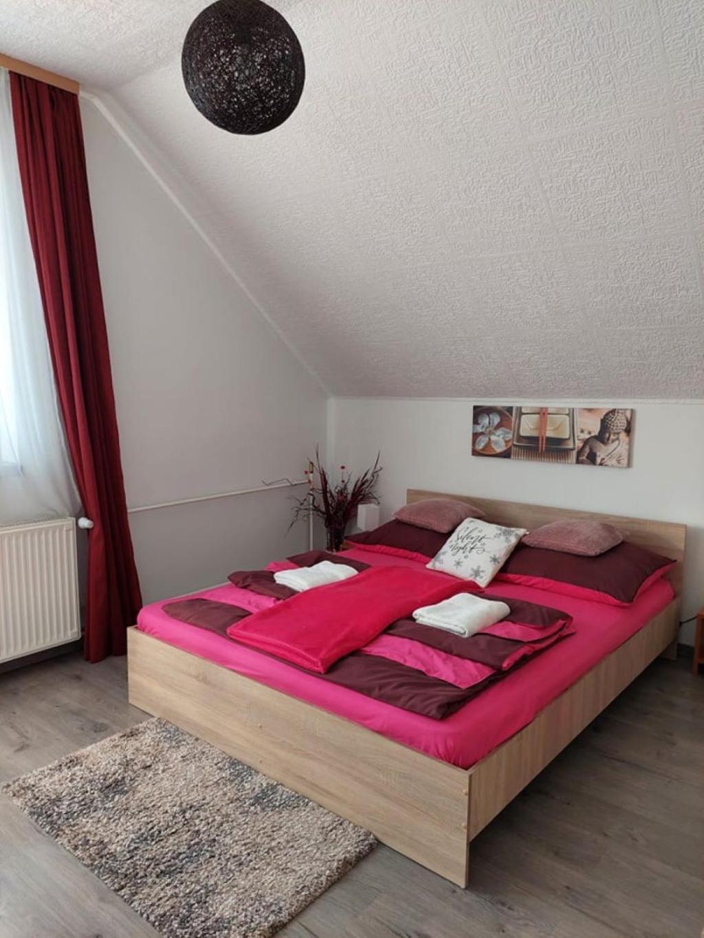 Apartment with Balcony - Photo 17