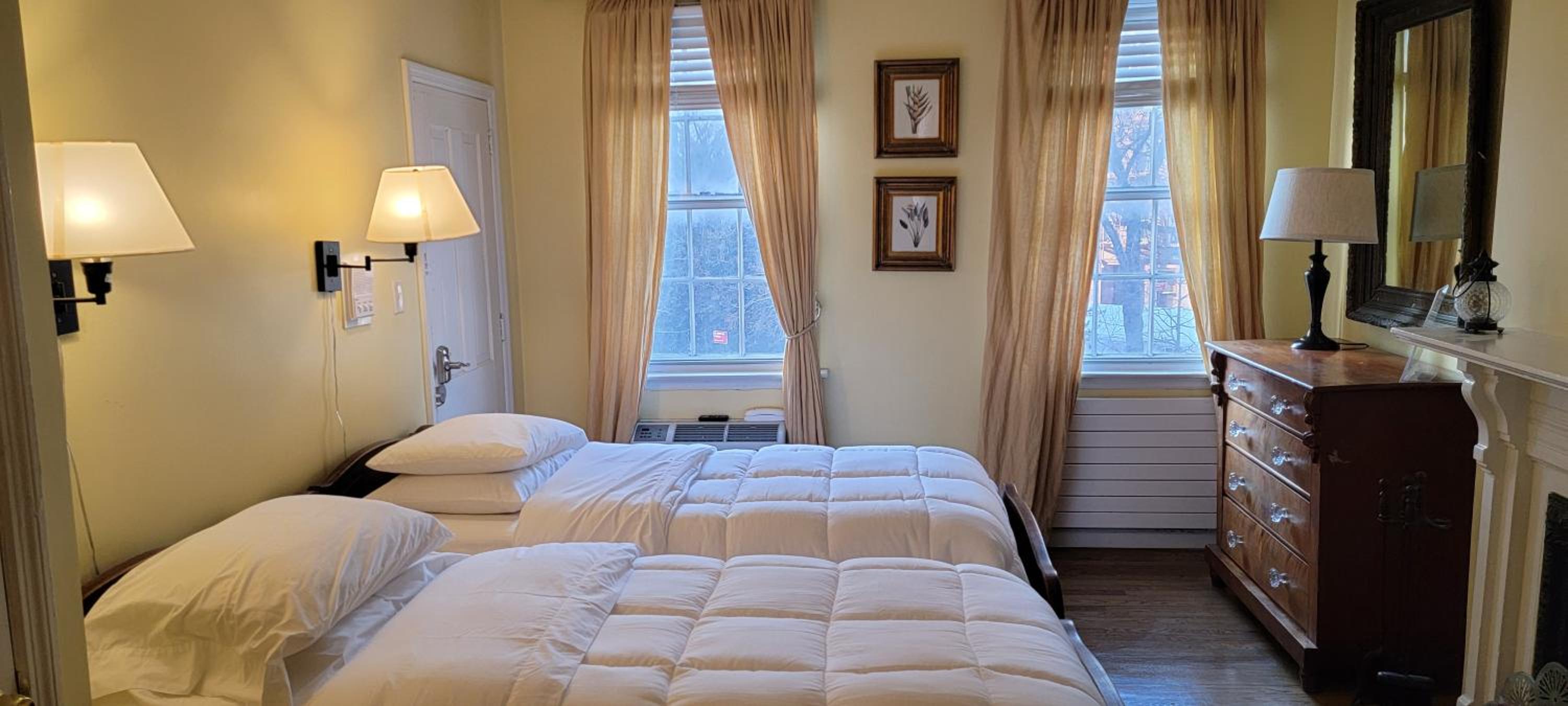 Tabor Studio With Two Single Beds And Kitchenette