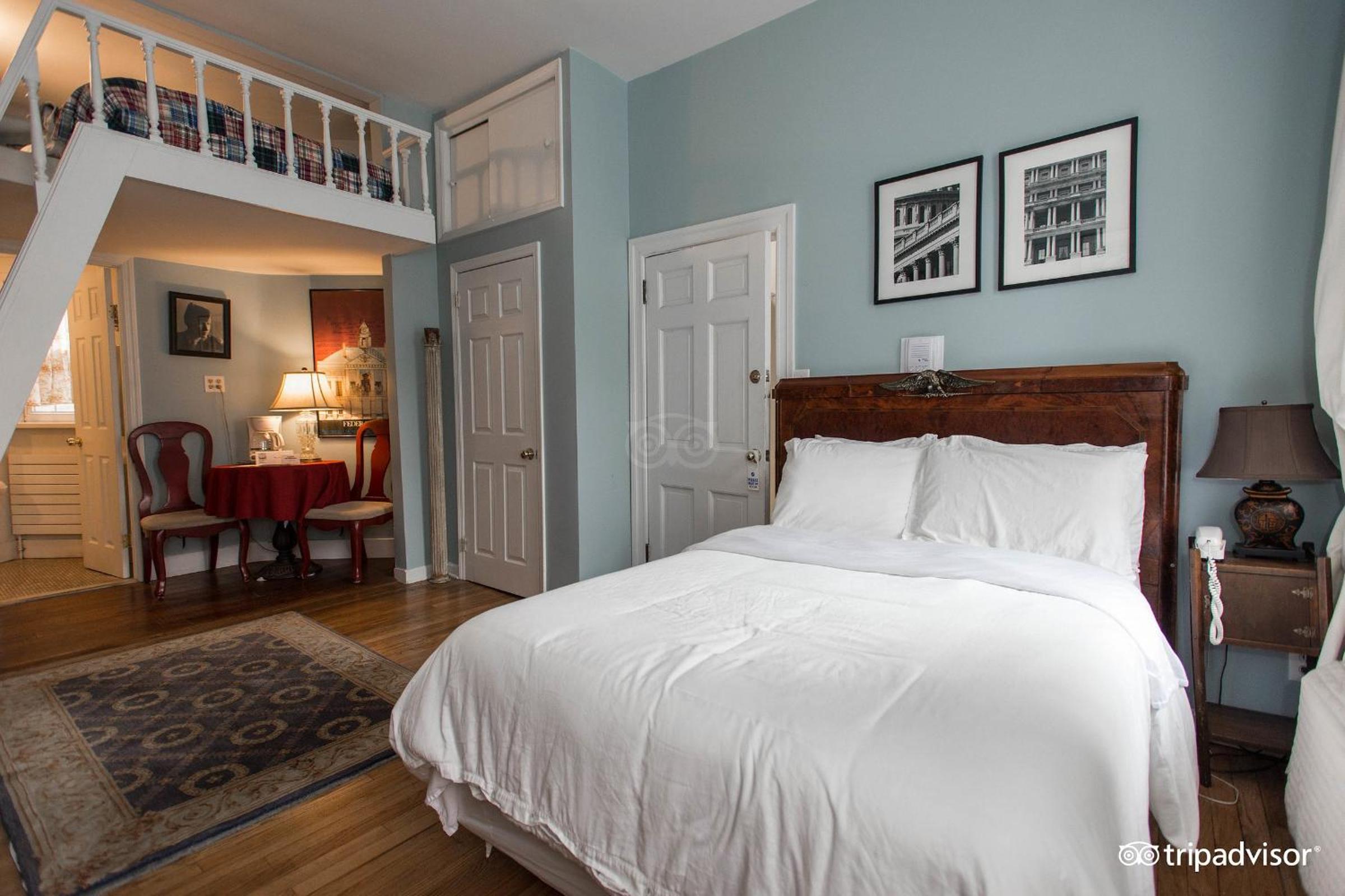 Washington Studio With Full Size Bed And Kitchenette