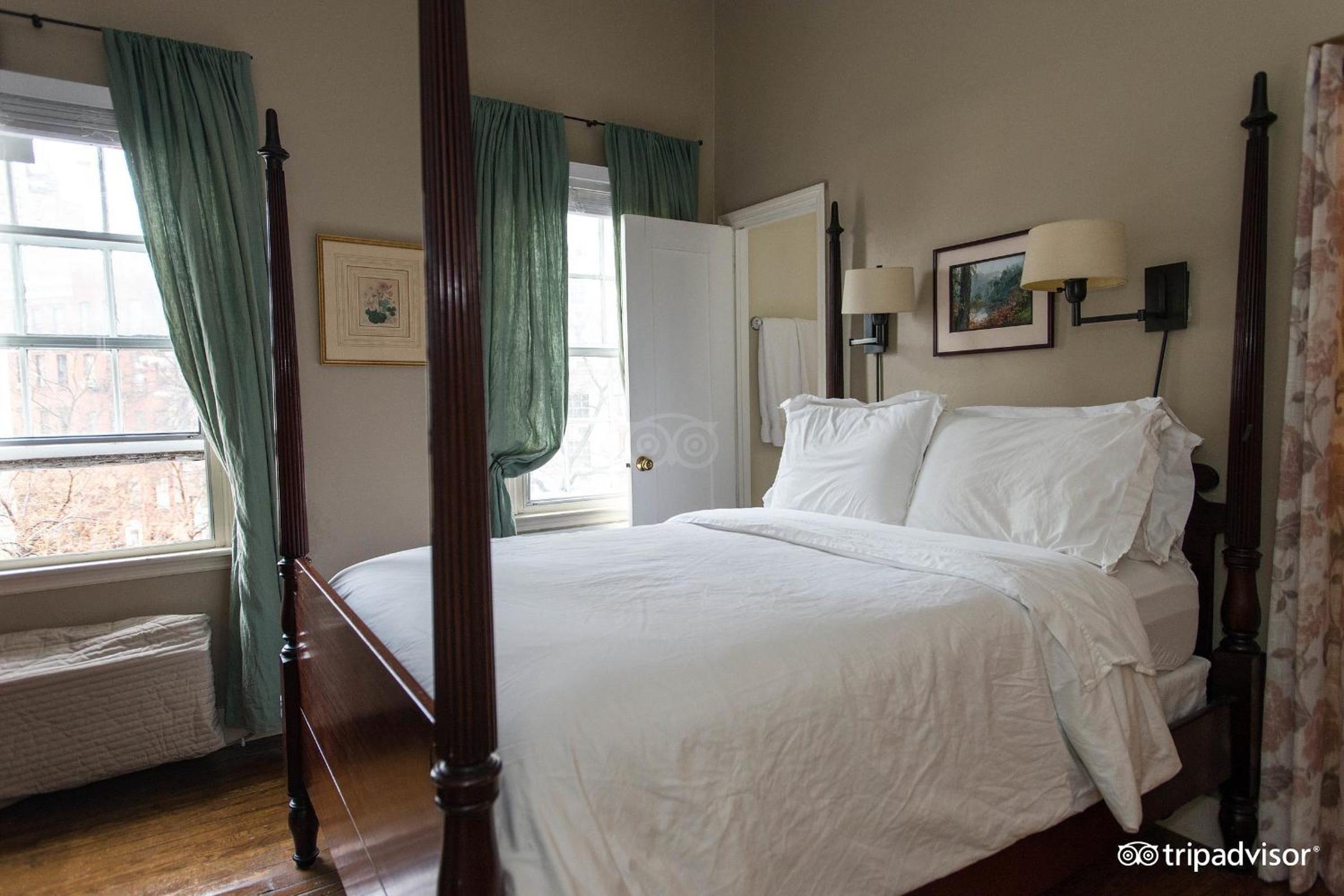 Maine Studio With Full Size Bed And Kitchenette
