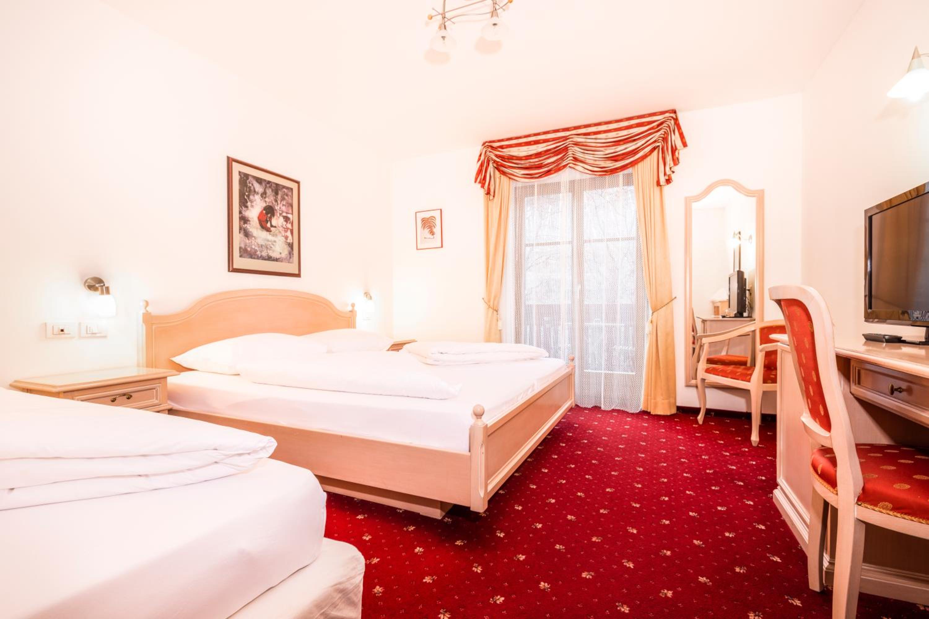 Triple Room with Balcony - Photo 1