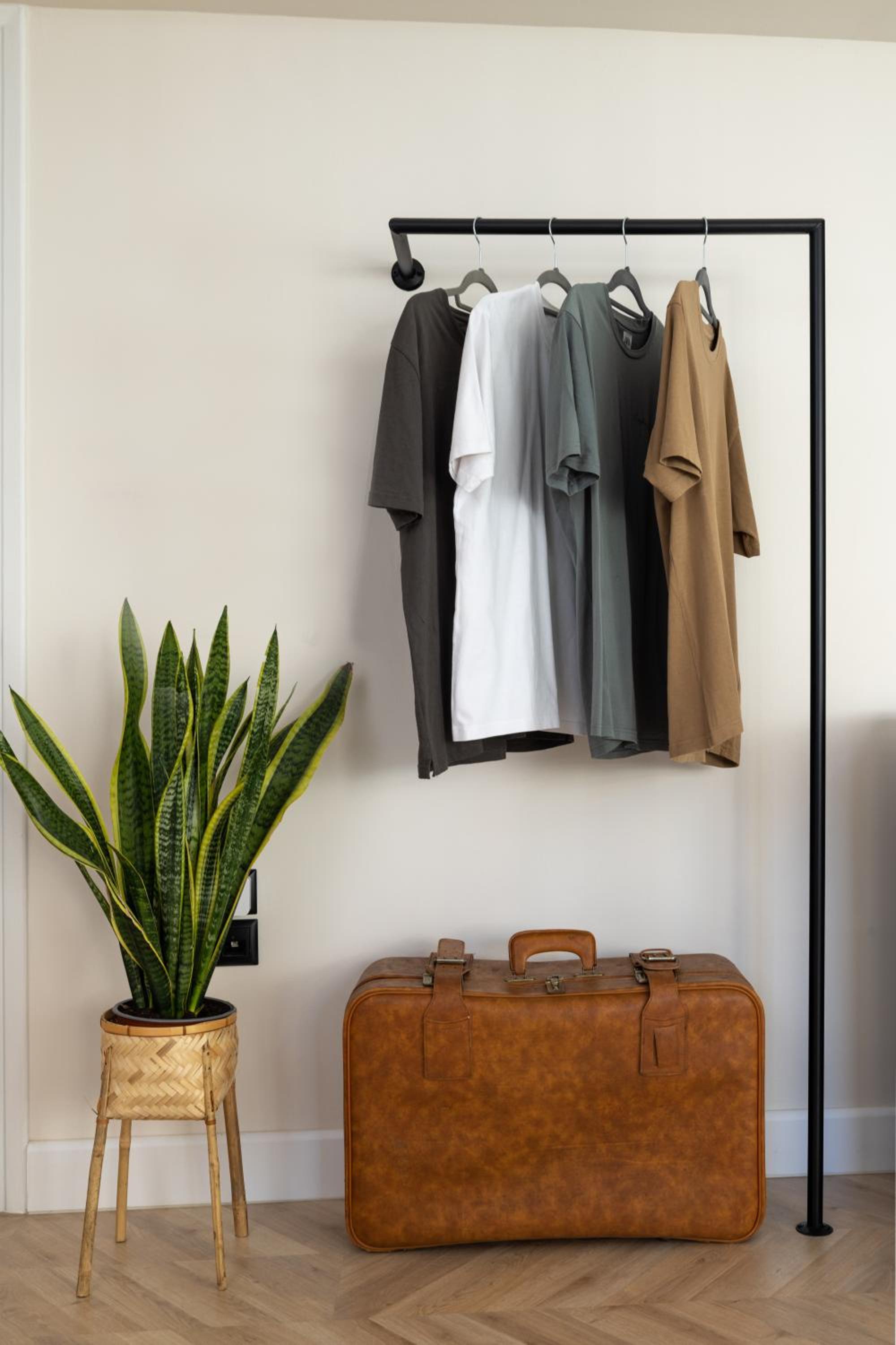 One-Bedroom Apartment - Photo 11