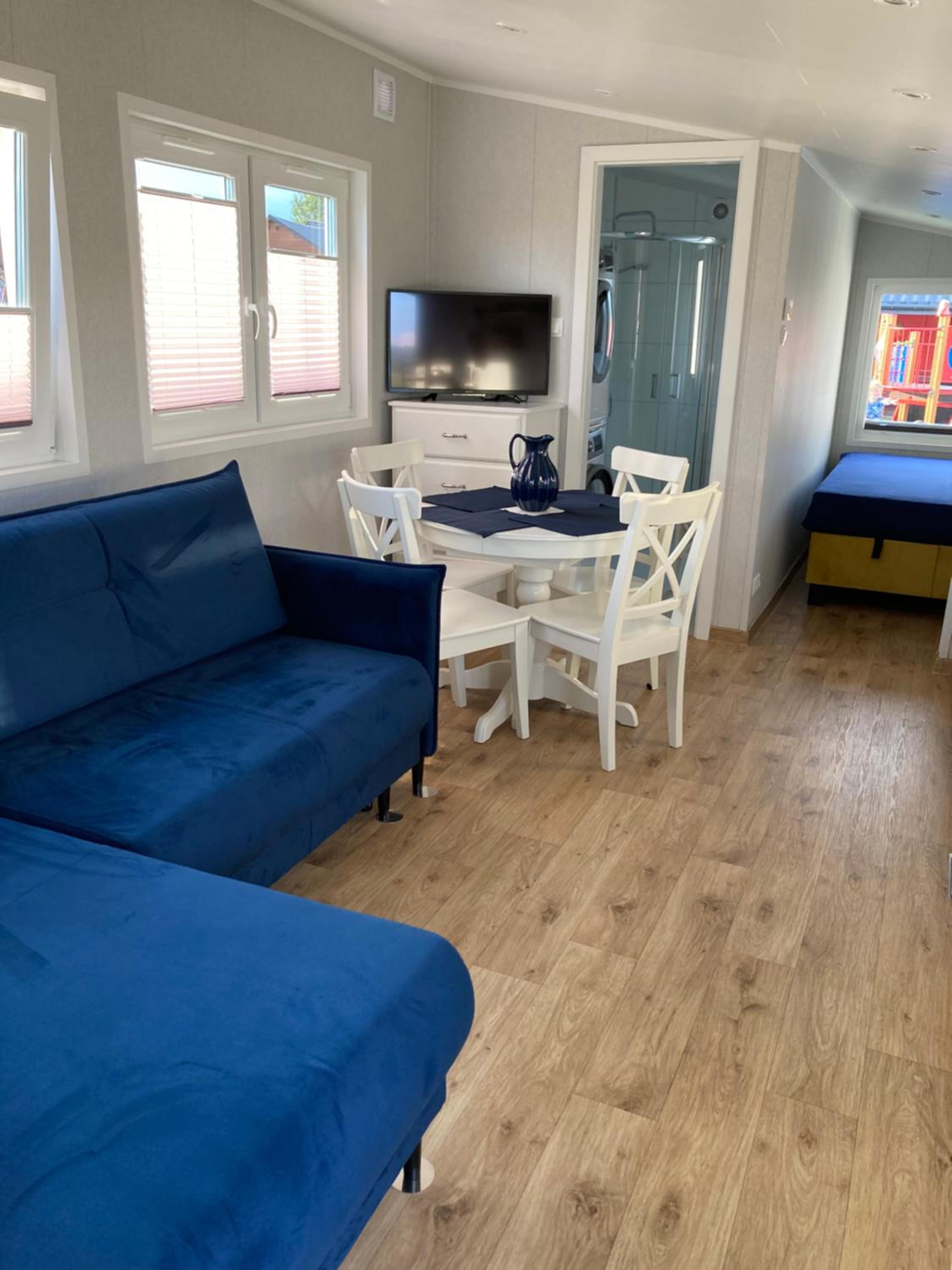 Deluxe Mobile Home photo 2