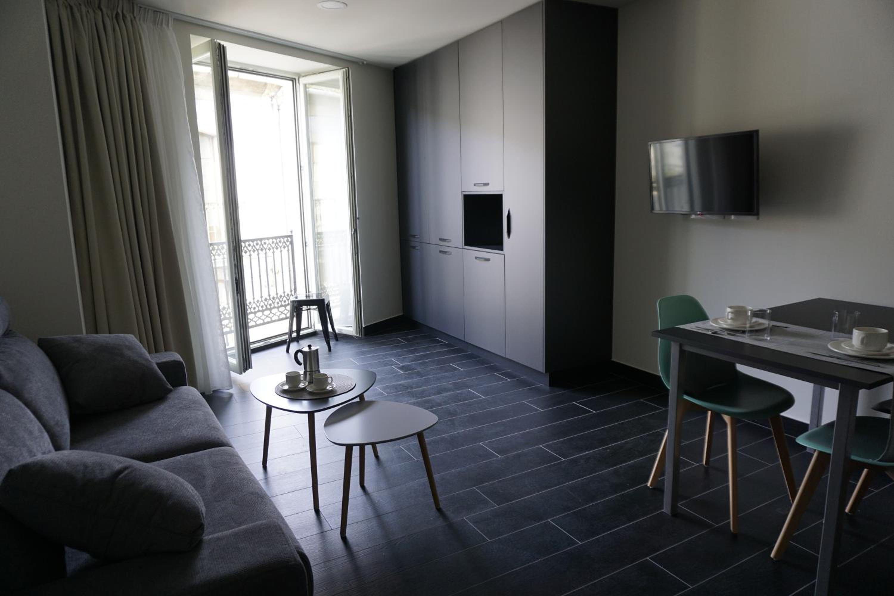 Studio Apartment - Photo 4