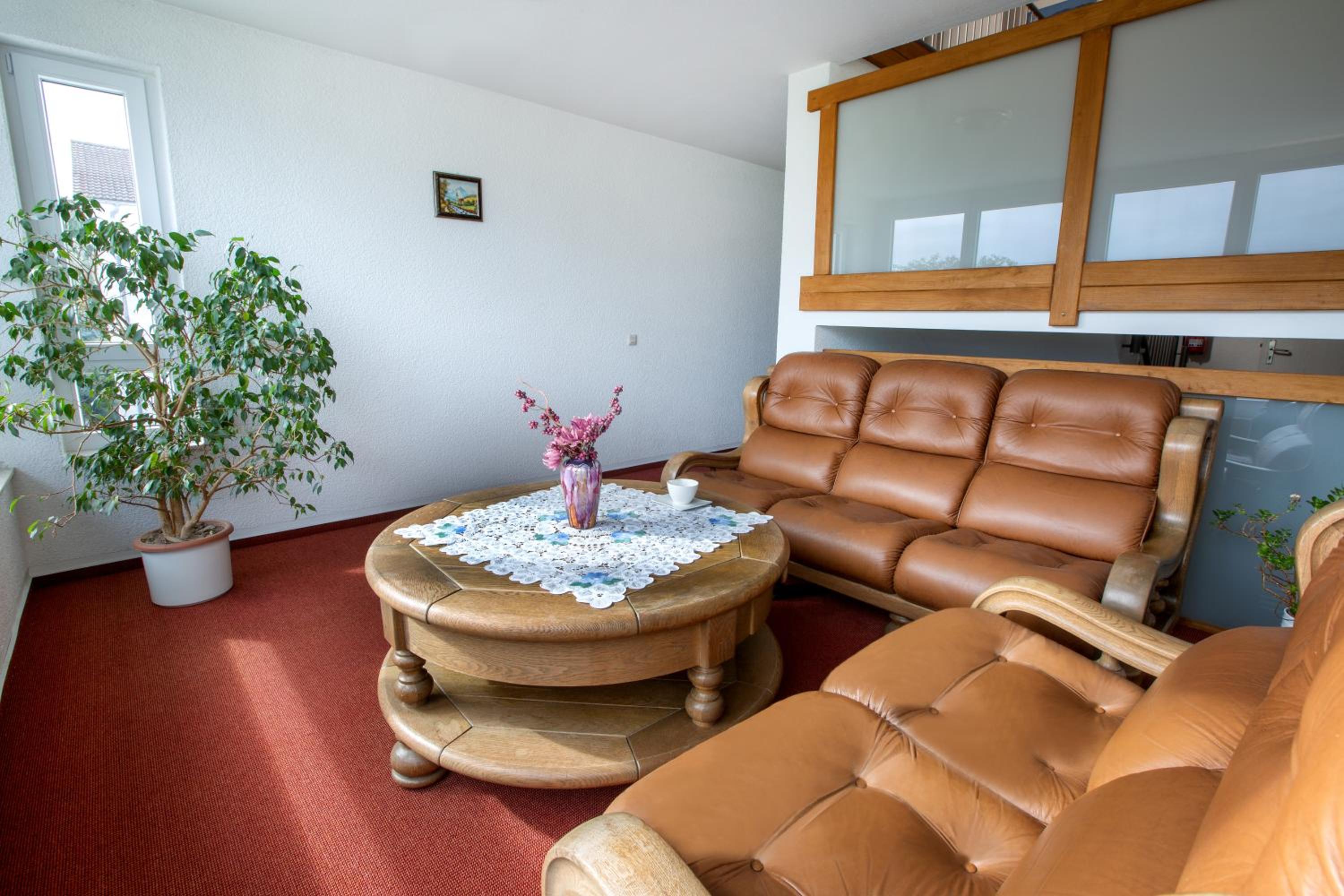 Standard Double Room - Photo 9
